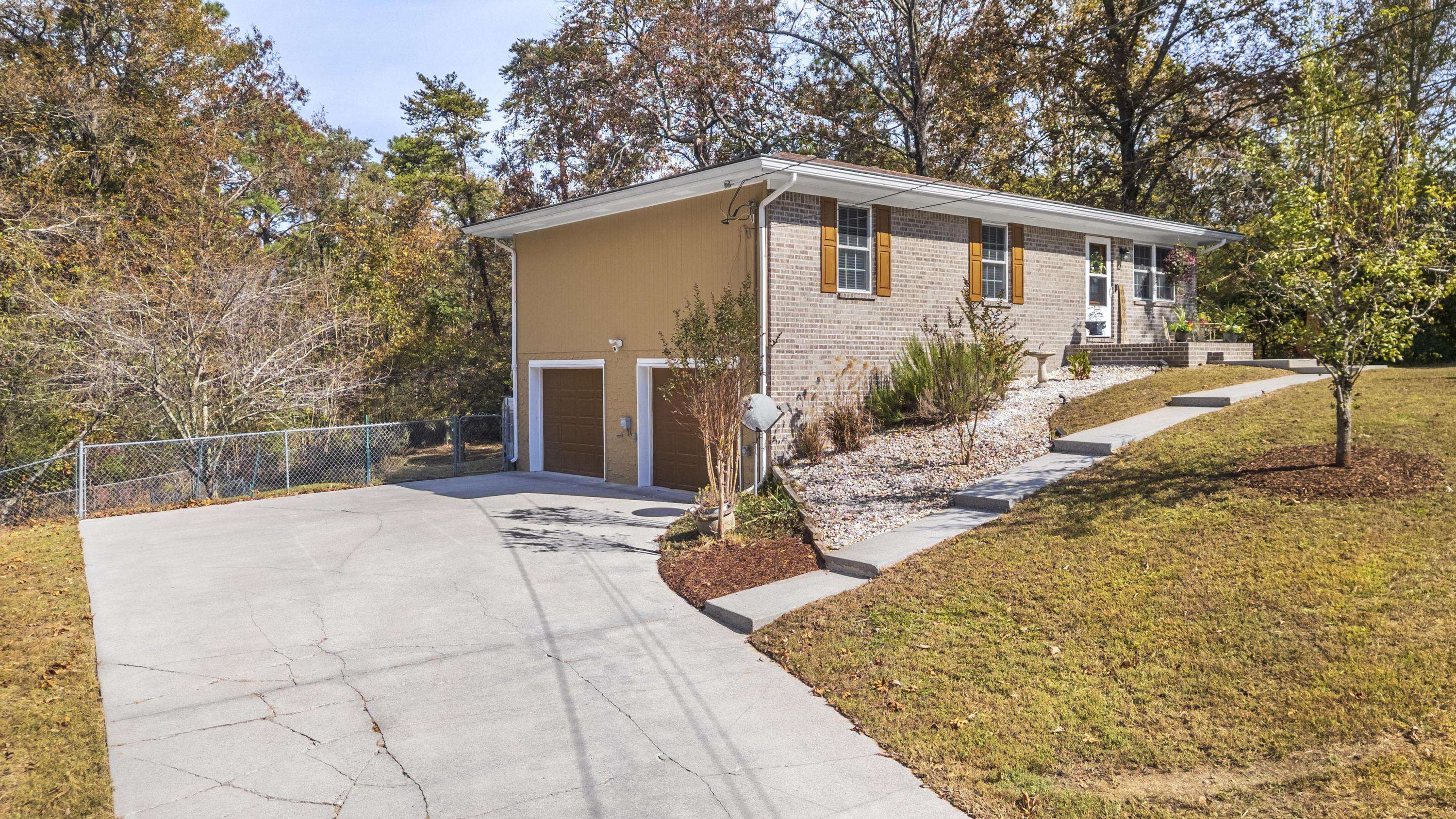 Harrison, TN 37341,7111 Fine LN