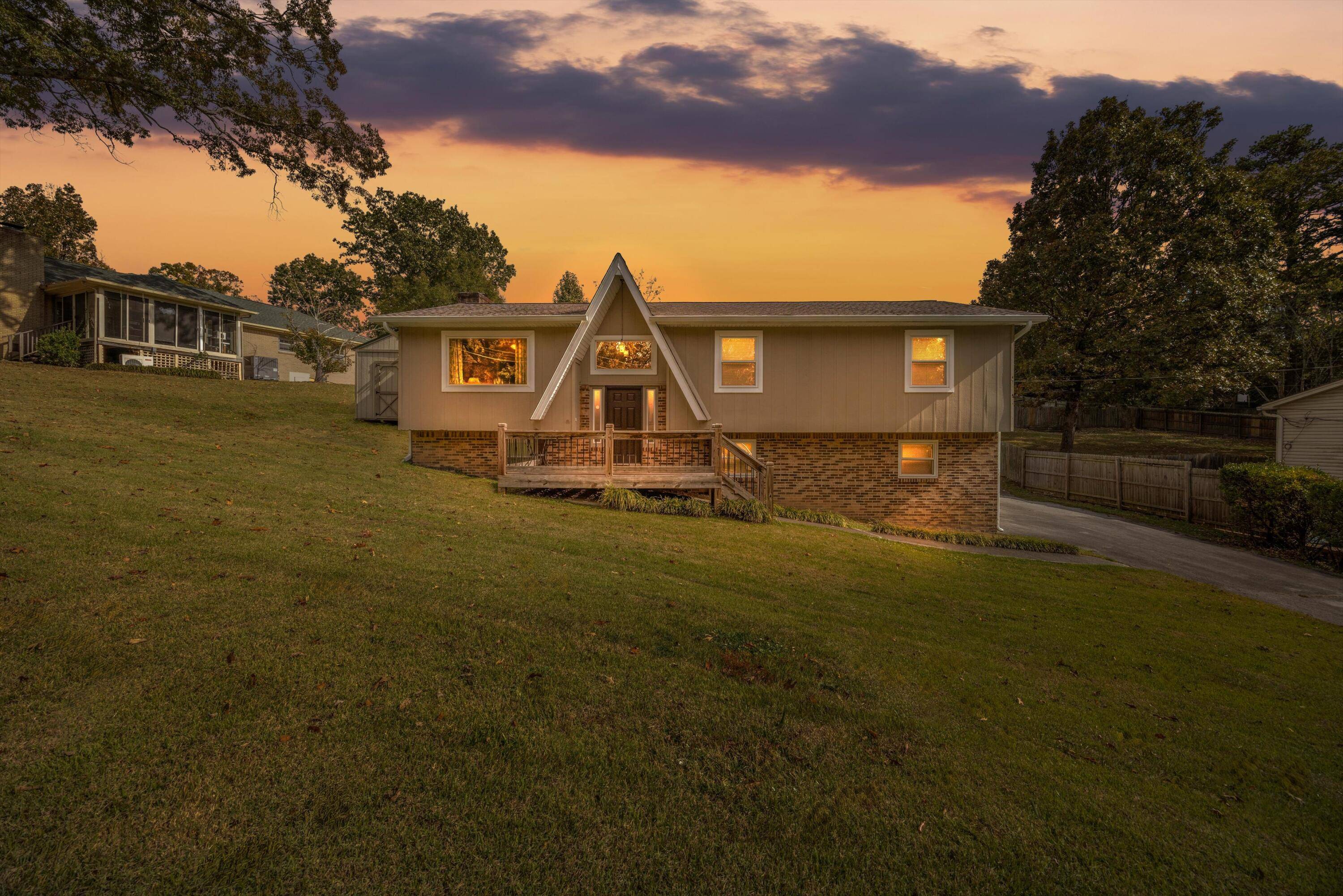 Hixson, TN 37343,420 Shannon DR