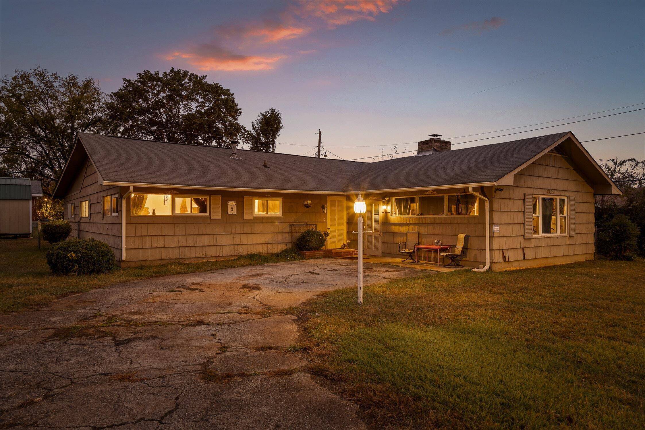 Chattanooga, TN 37411,4433 Live Oak LN