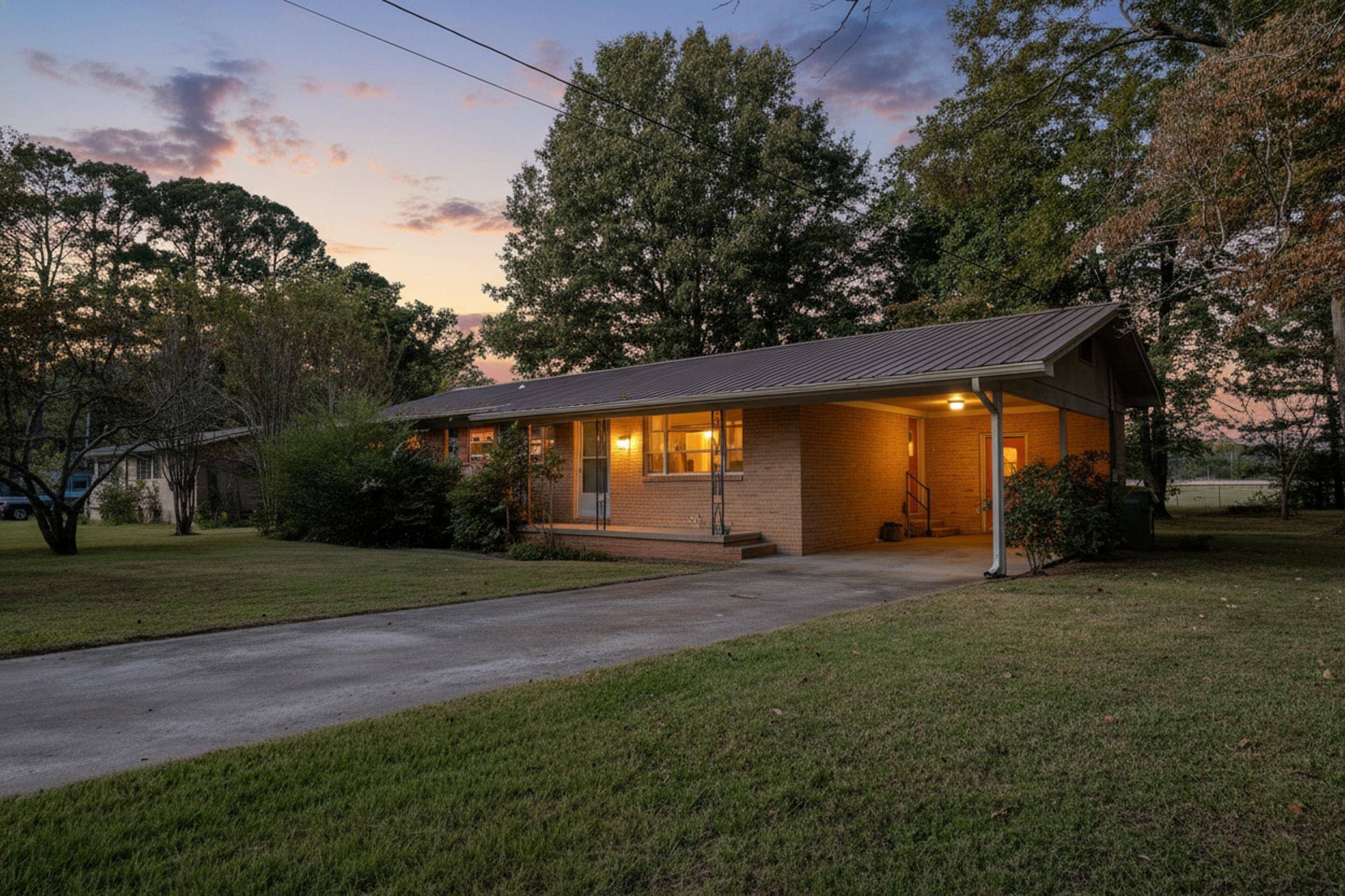 Scottsboro, AL 35769,1302 Garden DR