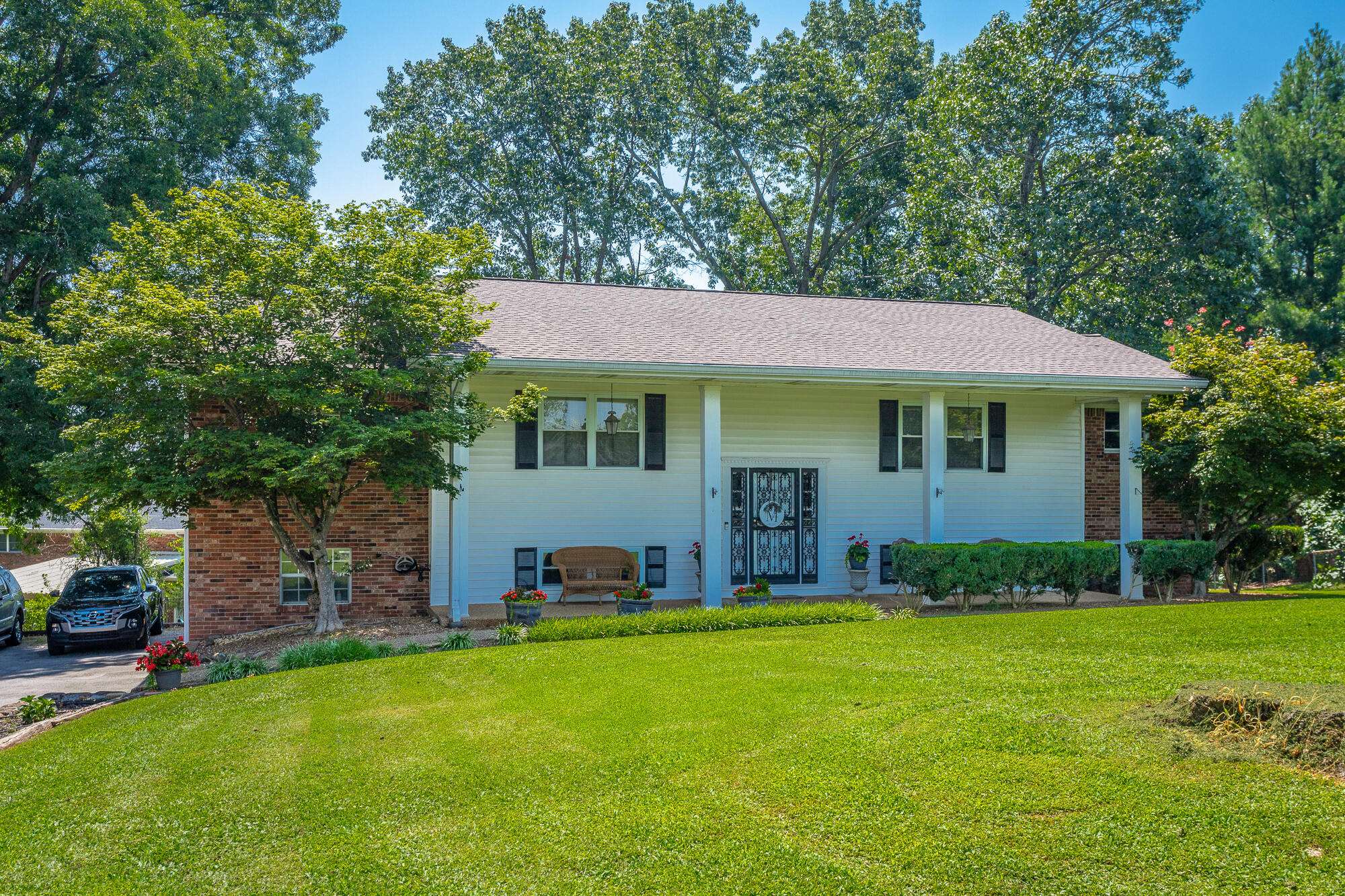 Chattanooga, TN 37421,1034 Shady Fork RD