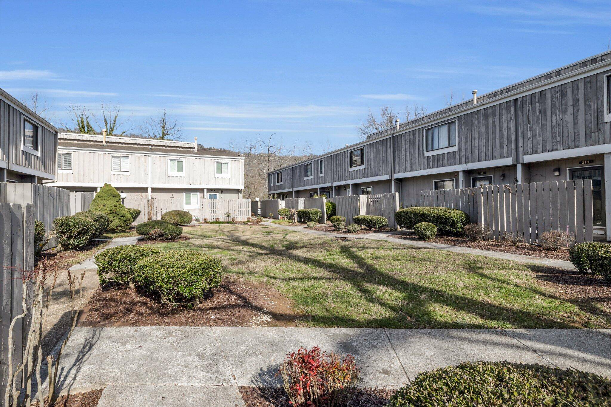 Chattanooga, TN 37415,800 Reads Lake RD