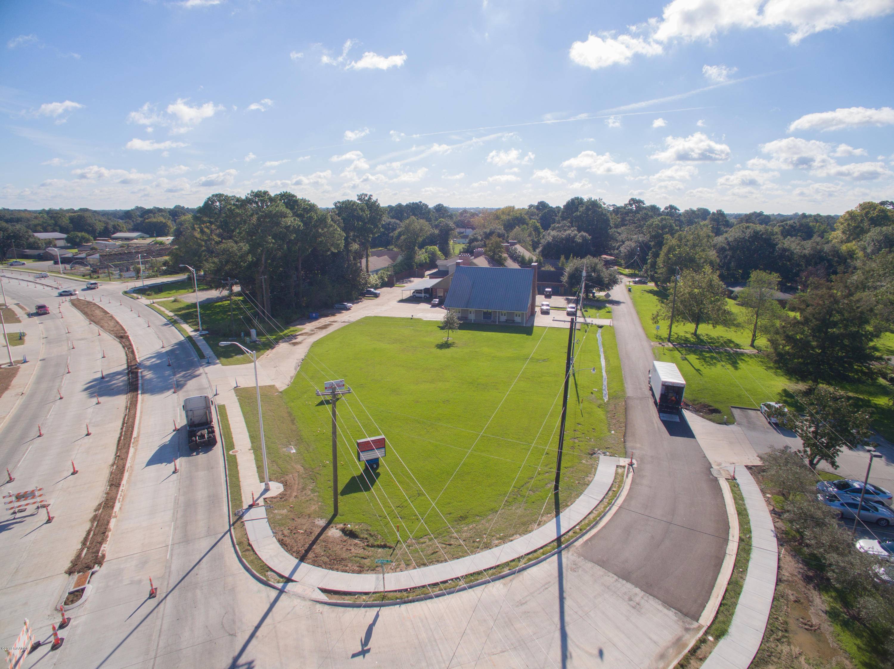 Lafayette, LA 70508,517 Verot School RD