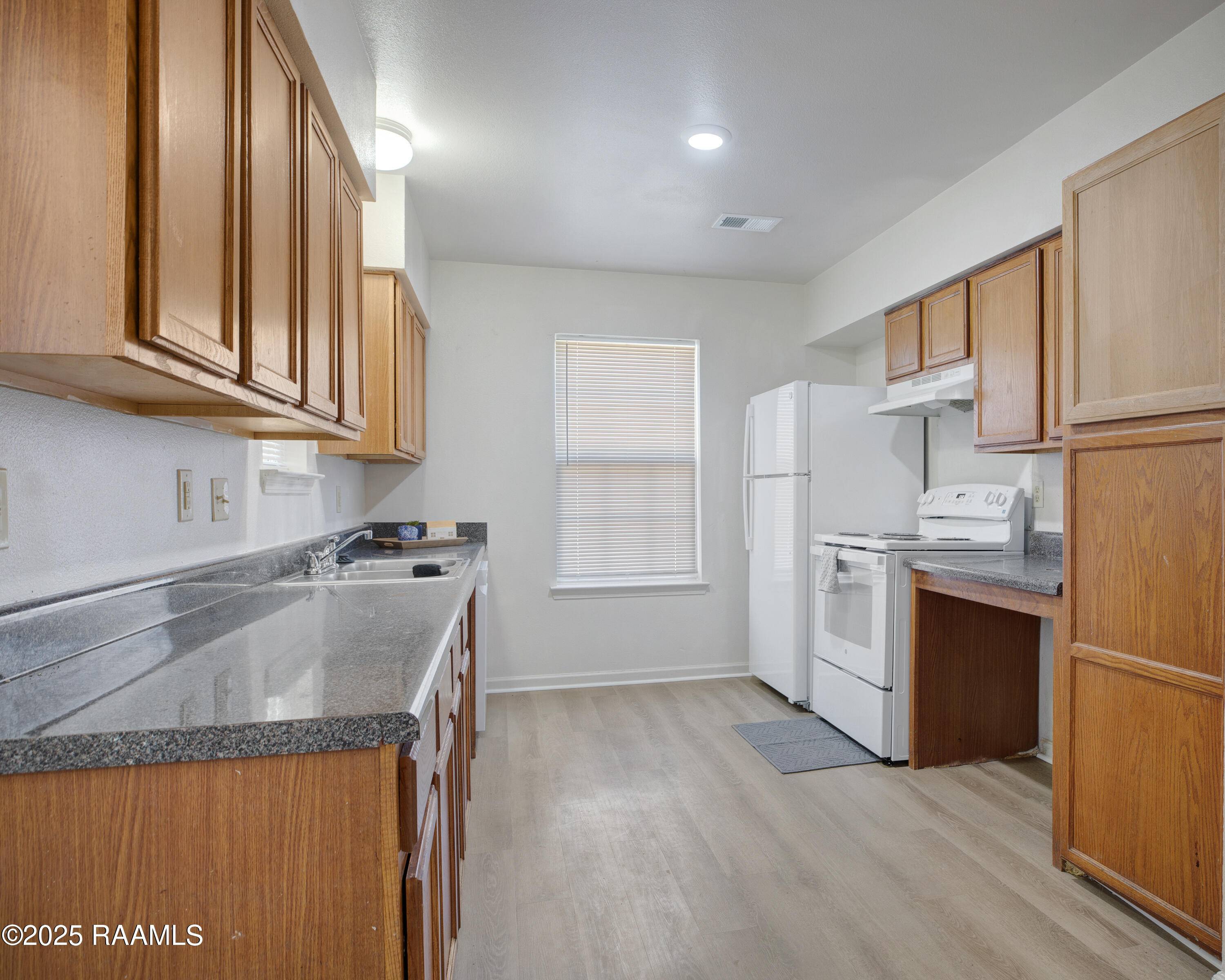 New Iberia, LA 70560,1211 Lombard ST