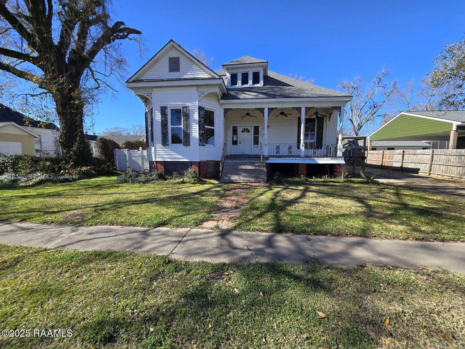 Crowley, LA 70526,415 E Hutchinson AVE