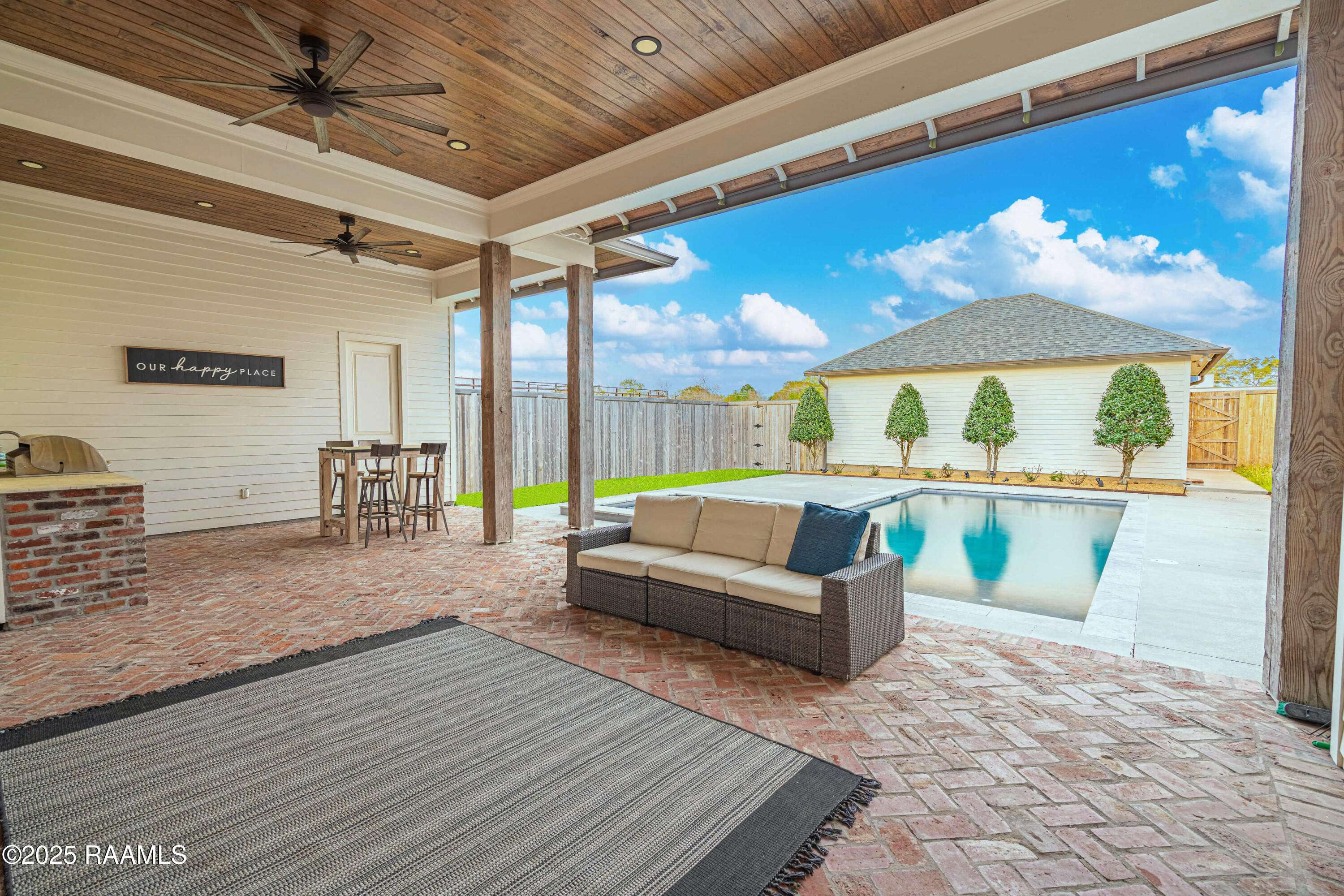 Youngsville, LA 70592,414 Catalina LN