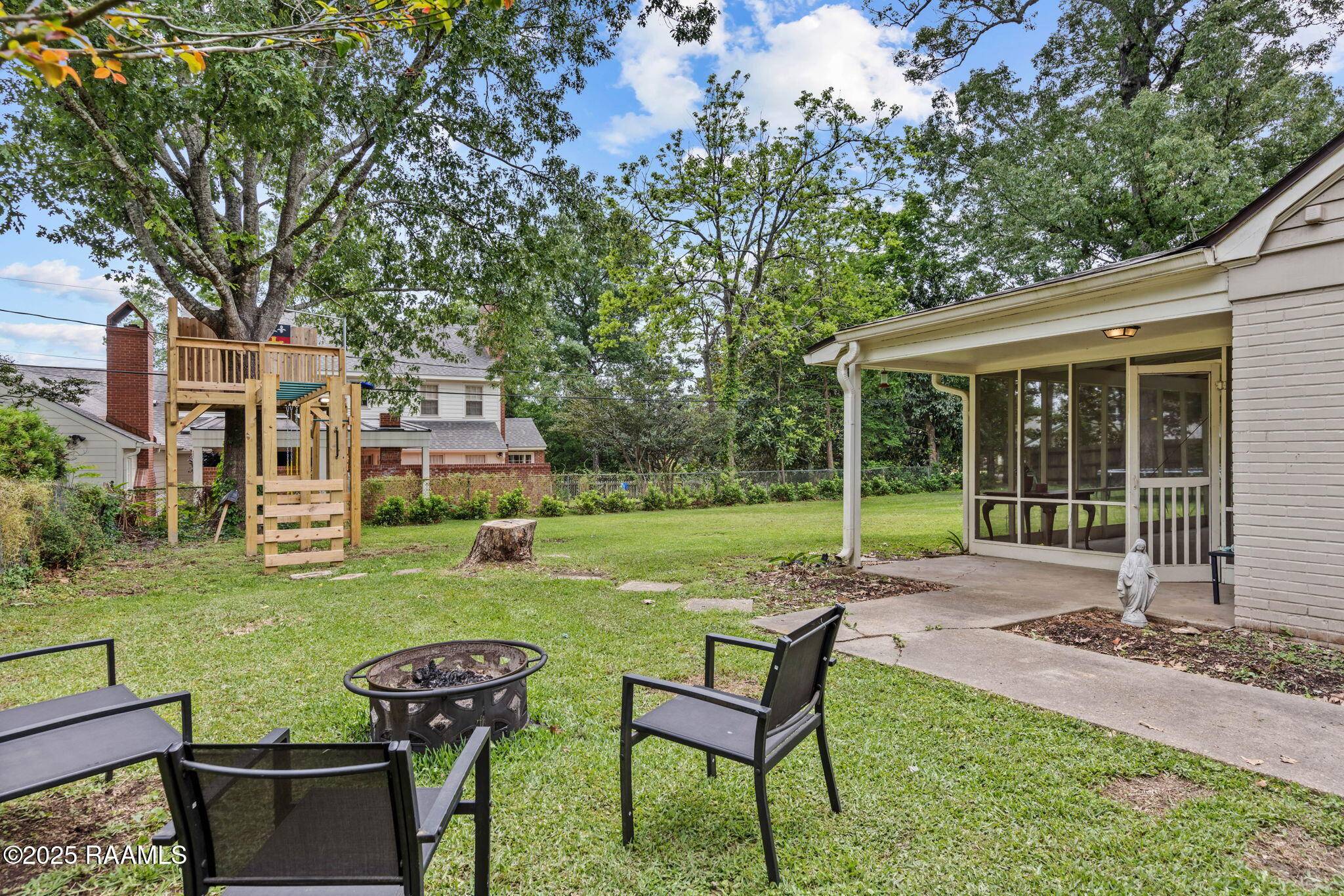 Lafayette, LA 70503,215 Stephanie AVE