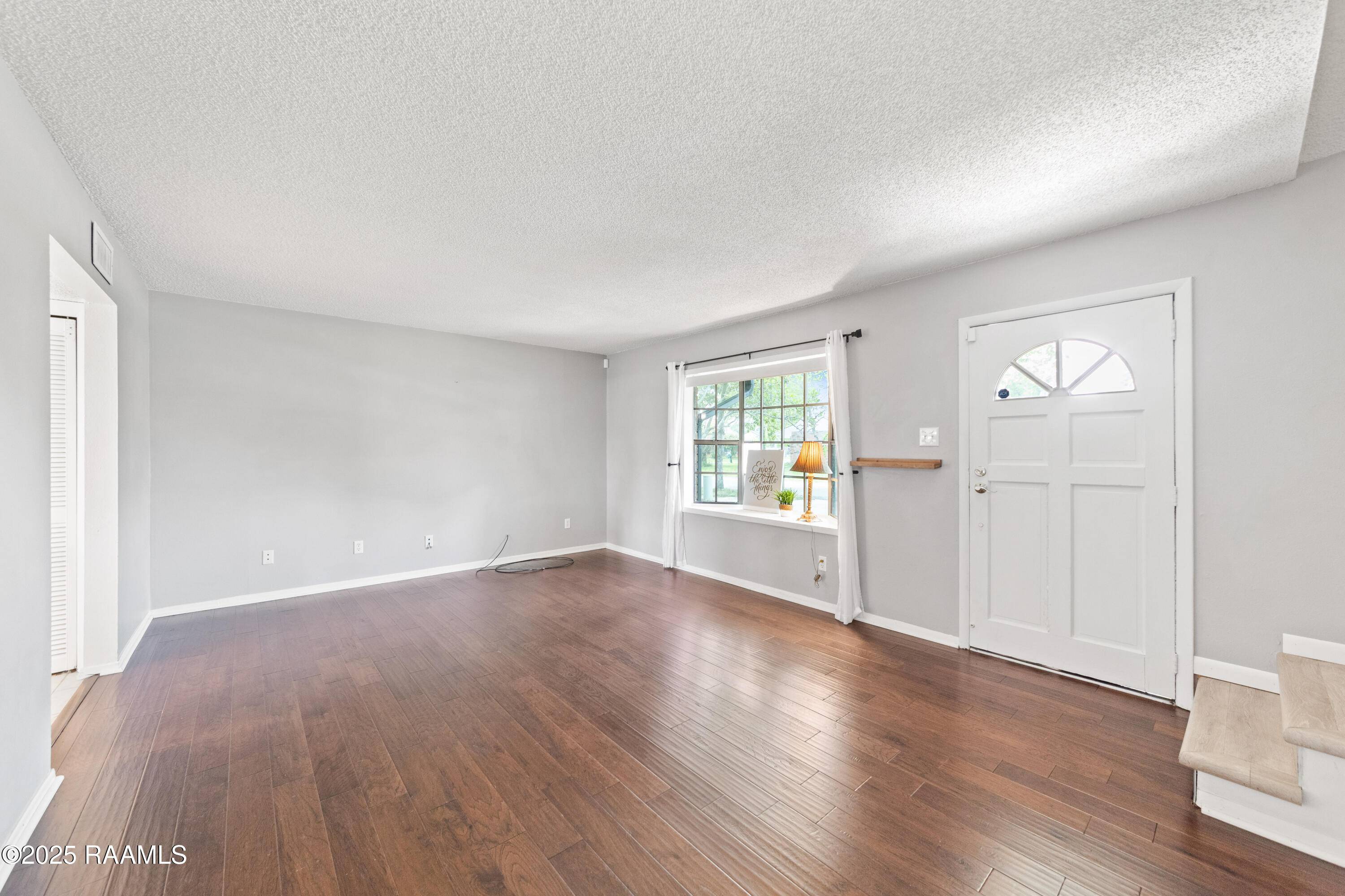 Lafayette, LA 70506,802 Plaza Village DR