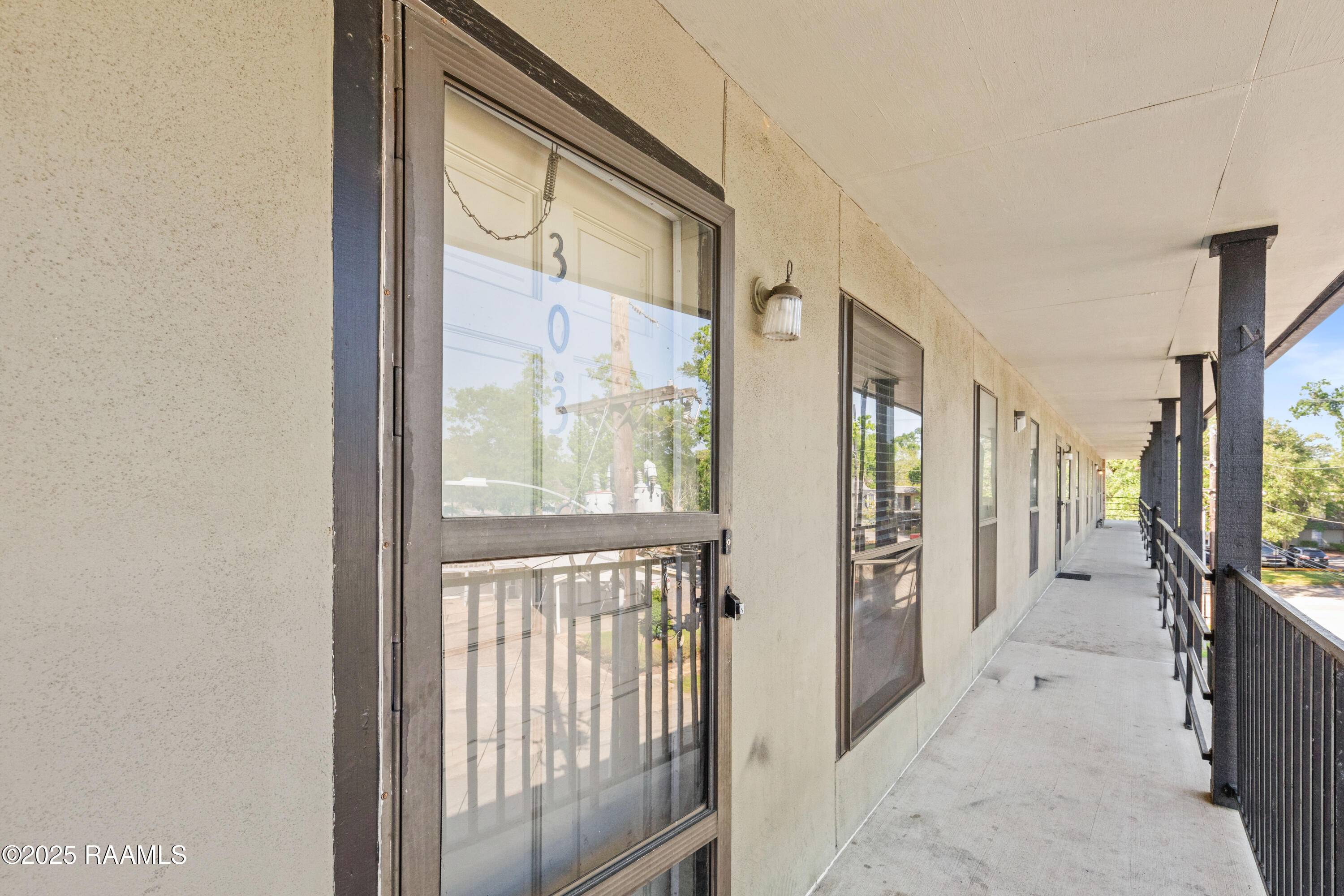 Lafayette, LA 70503,701 S College RD #303