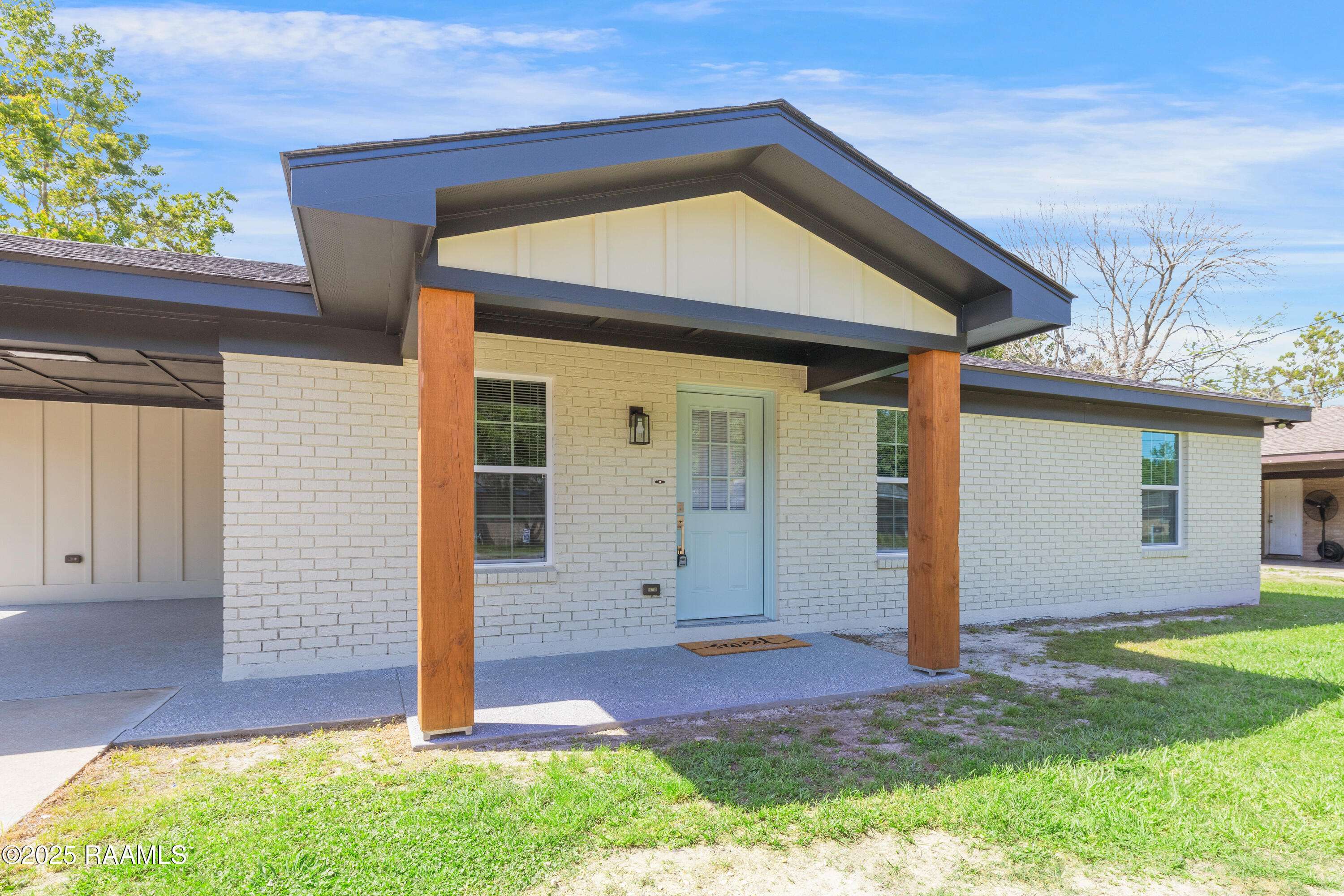 Scott, LA 70583,749 J L DR