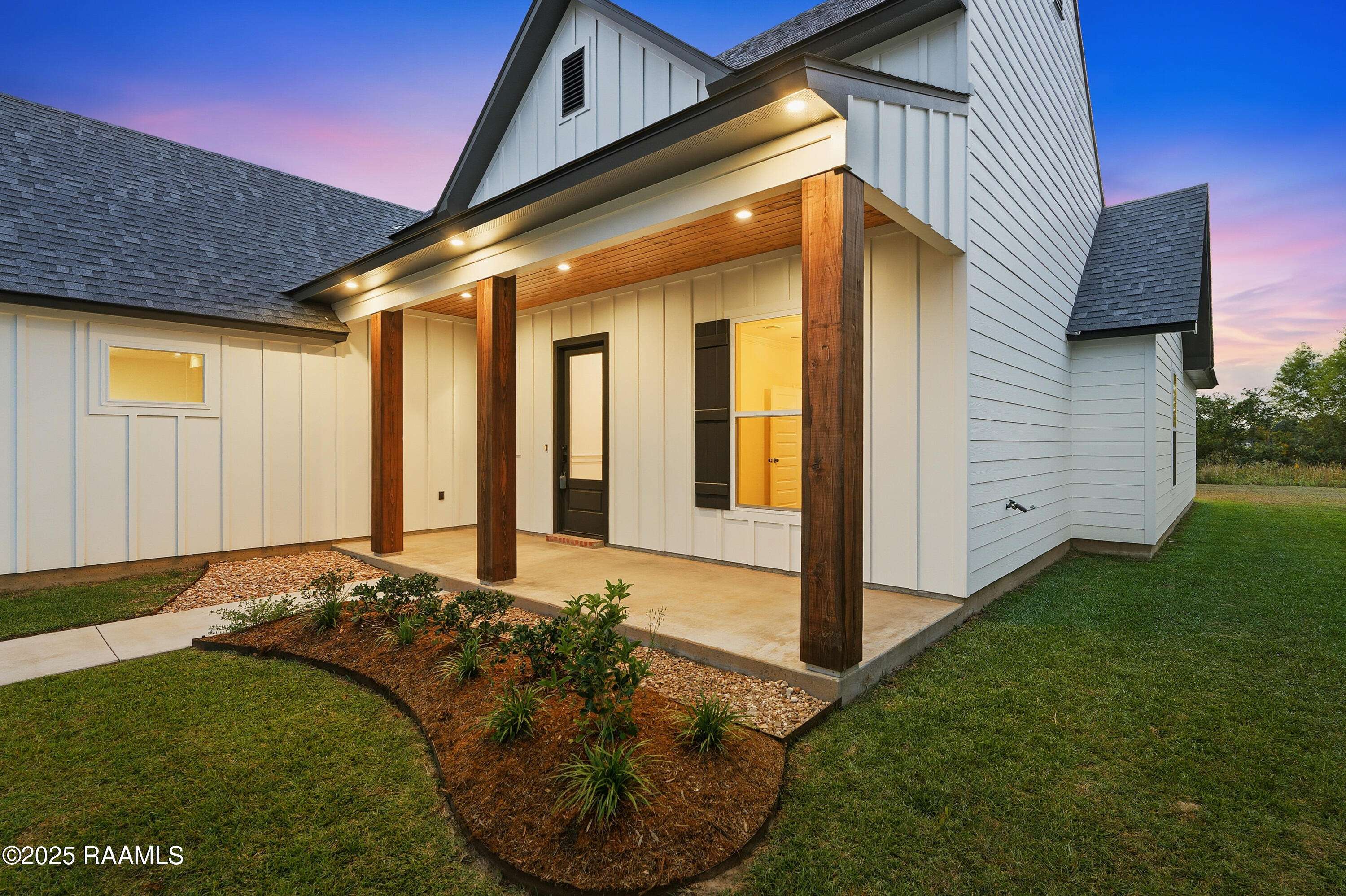 Broussard, LA 70518,114 Fountain Meadow DR