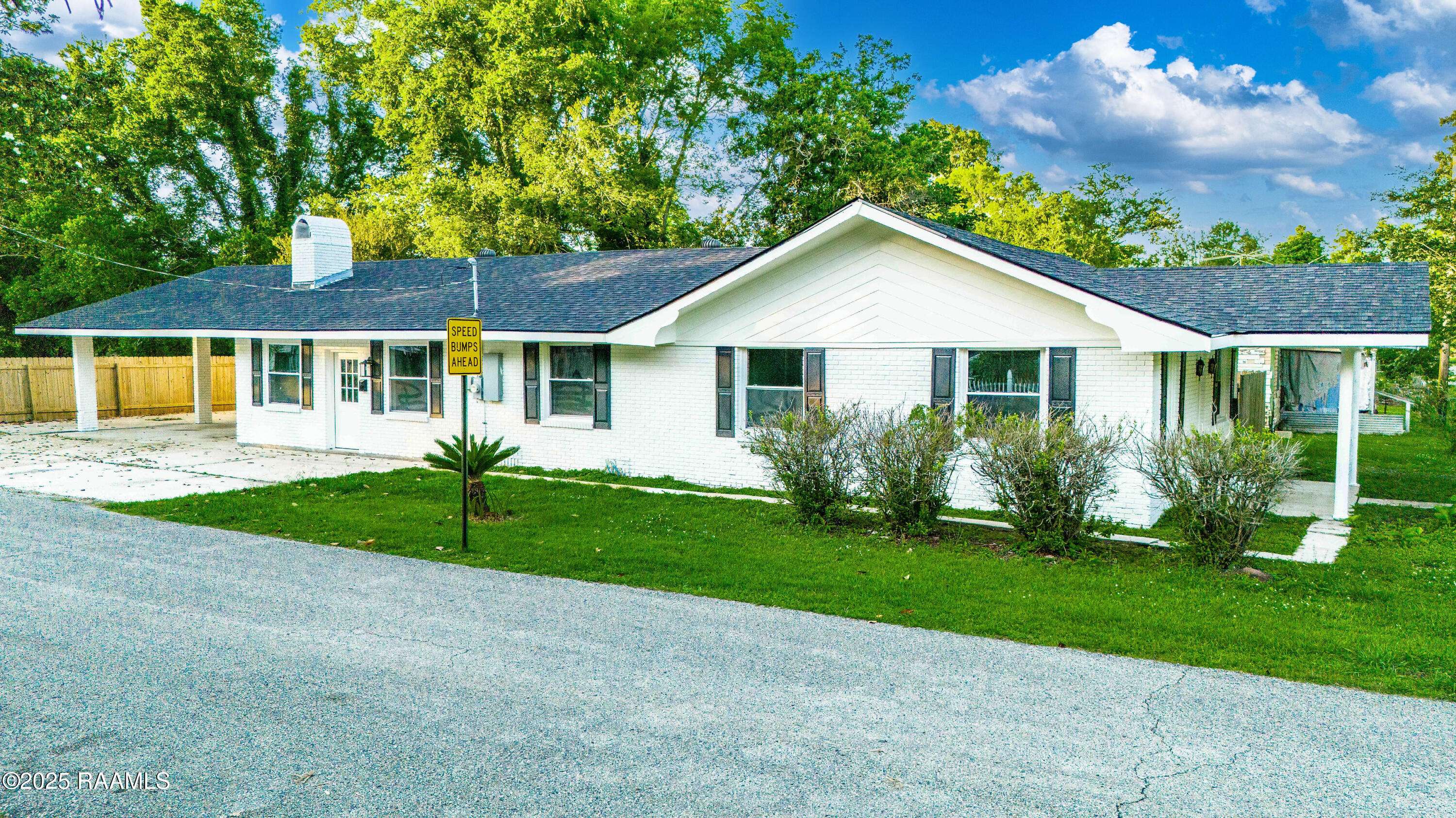 Breaux Bridge, LA 70517,1205 Grant AVE