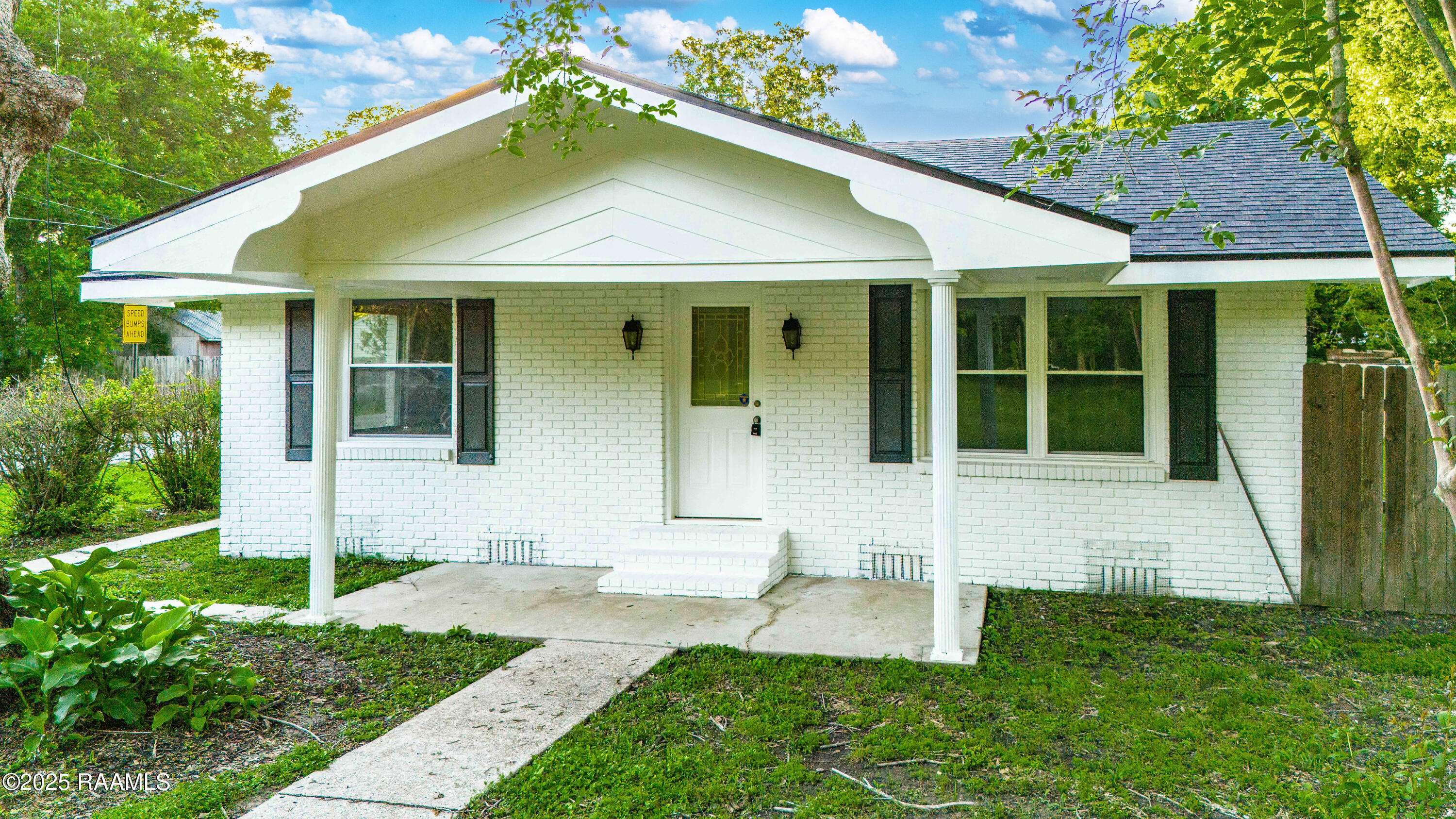Breaux Bridge, LA 70517,1205 Grant AVE