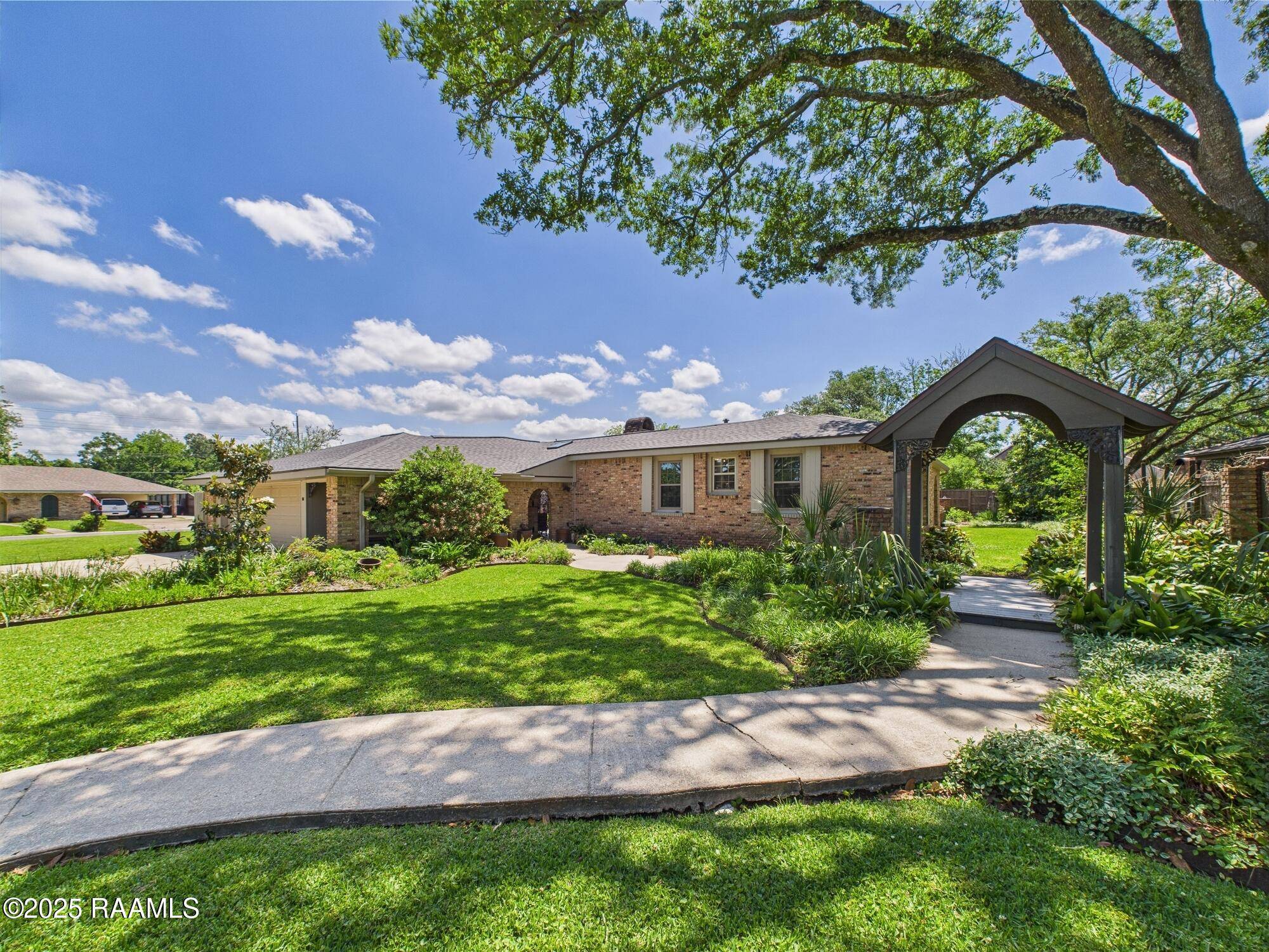 Lafayette, LA 70503,210 Brushwood DR