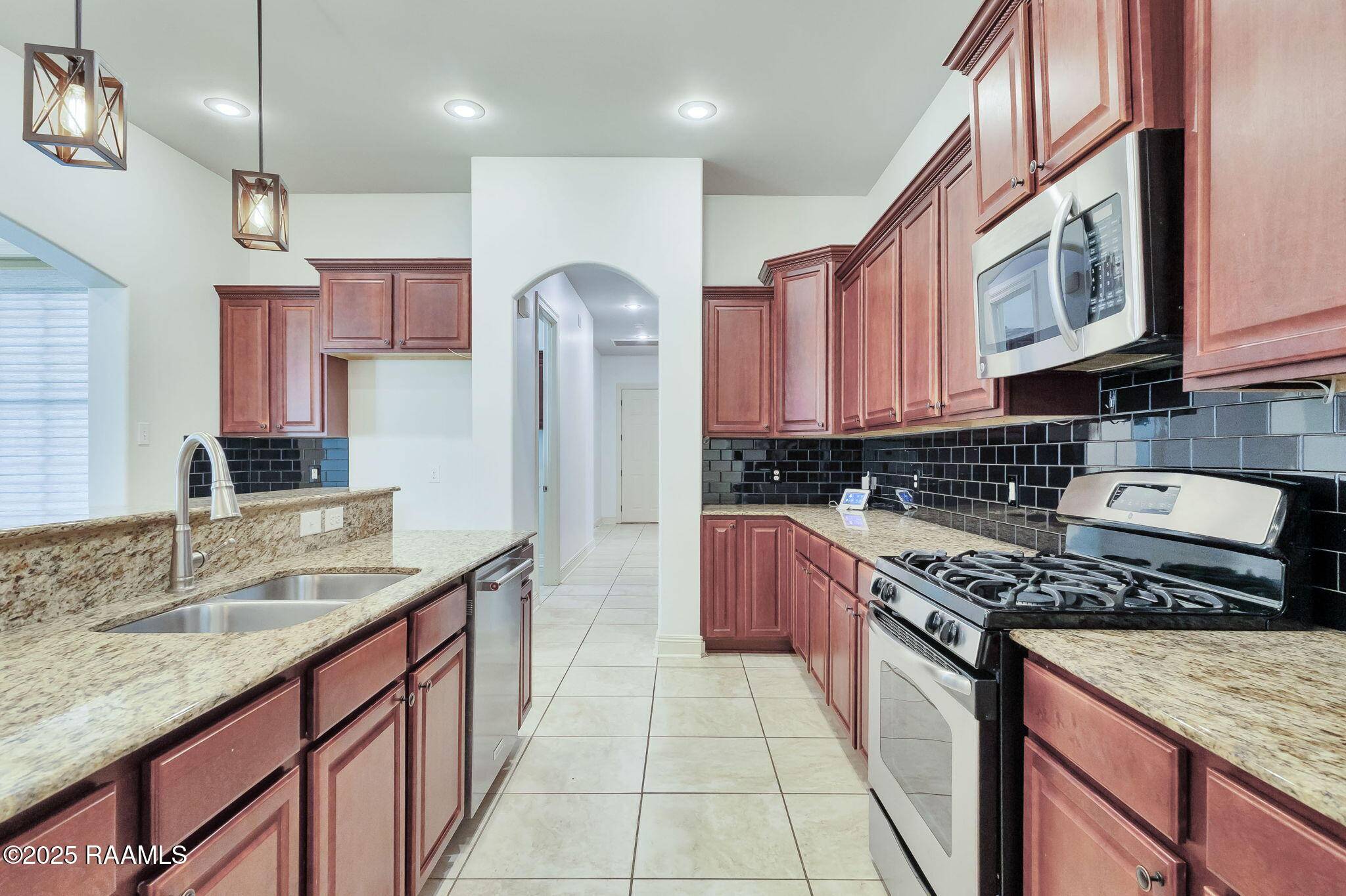 Youngsville, LA 70592,404 Annaberg DR