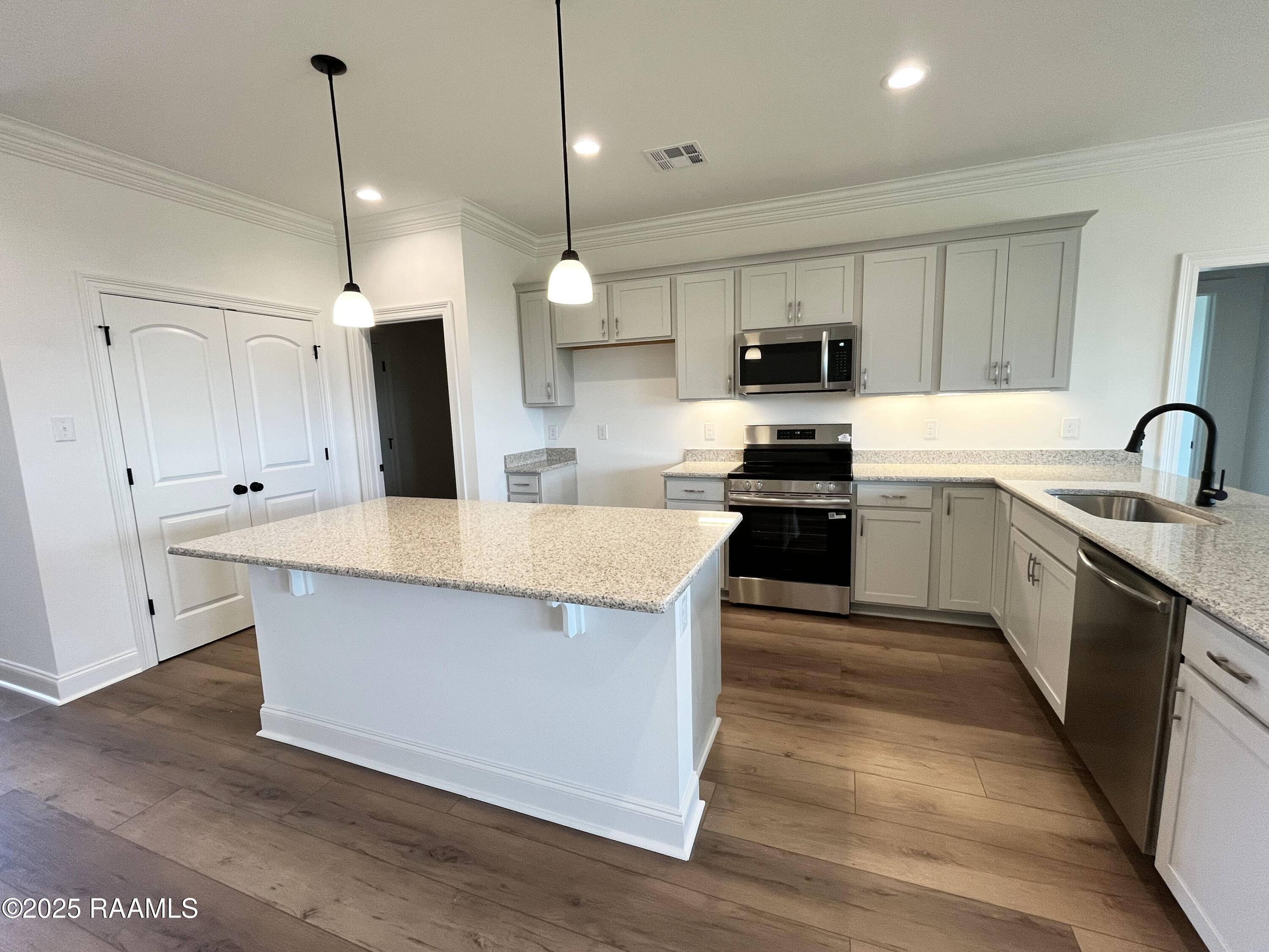 Youngsville, LA 70592,300 Afterglow LN