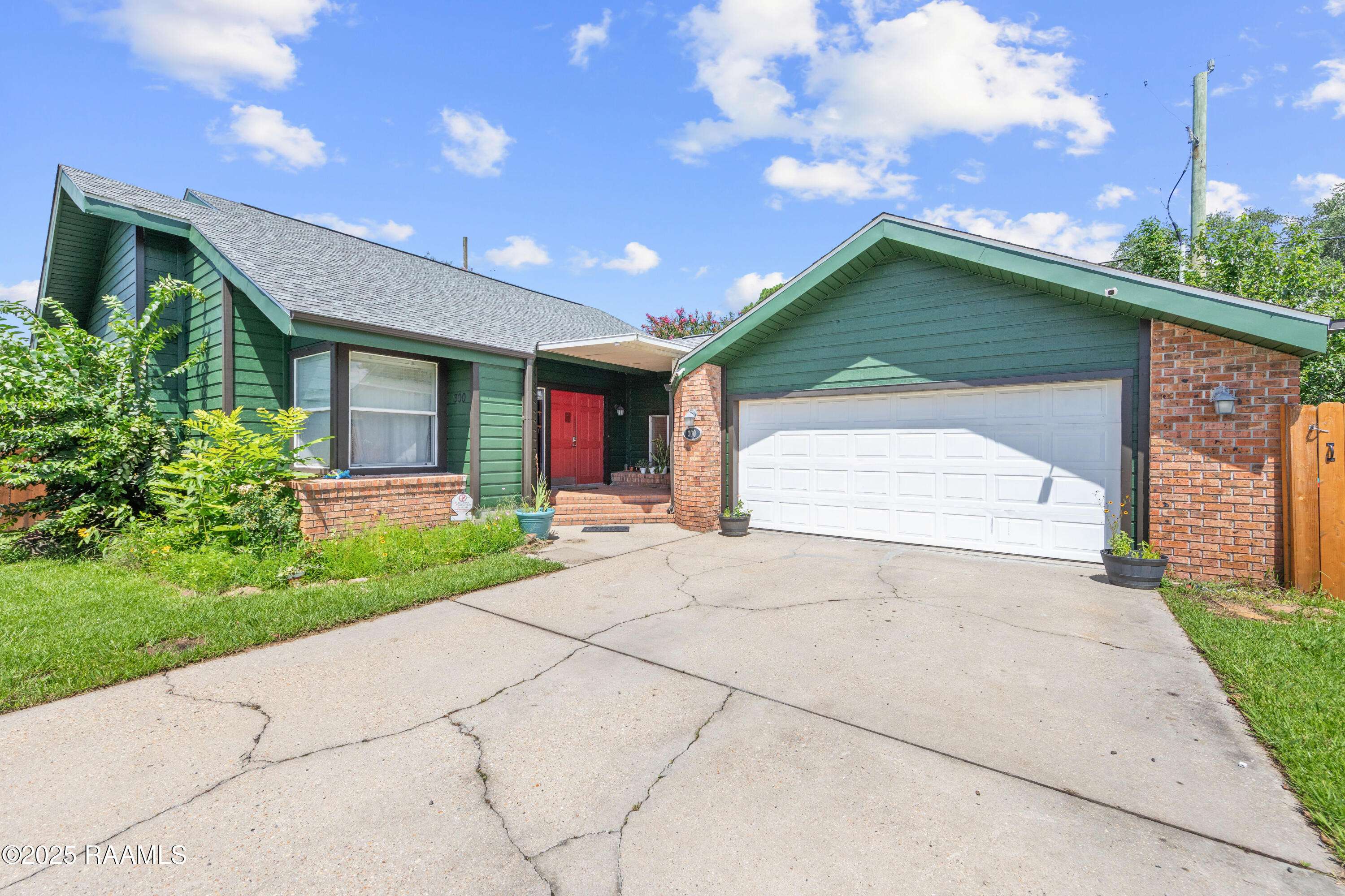 Lafayette, LA 70508,300 Country Morning CT