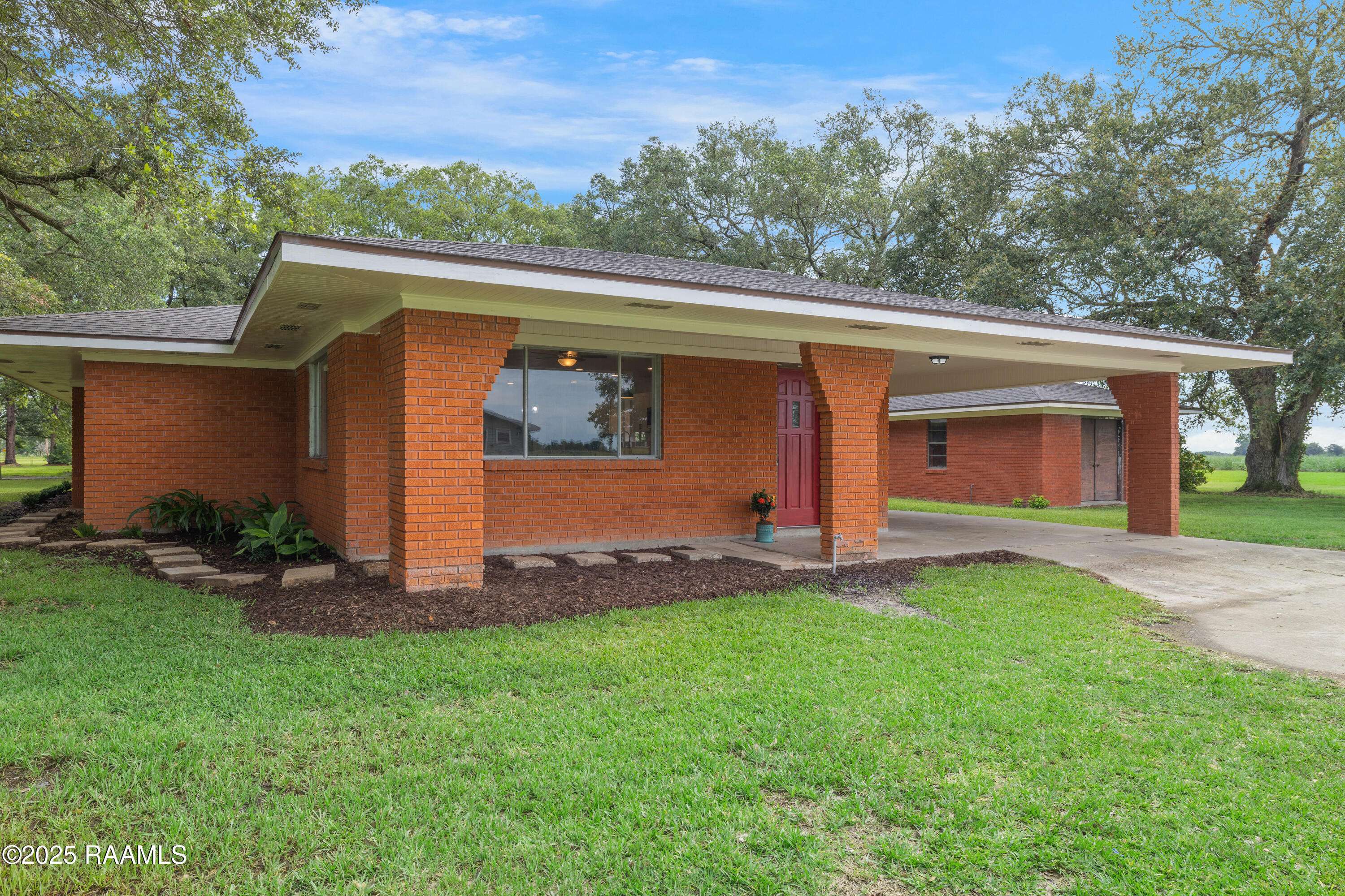 Erath, LA 70533,17639 Pelican RD