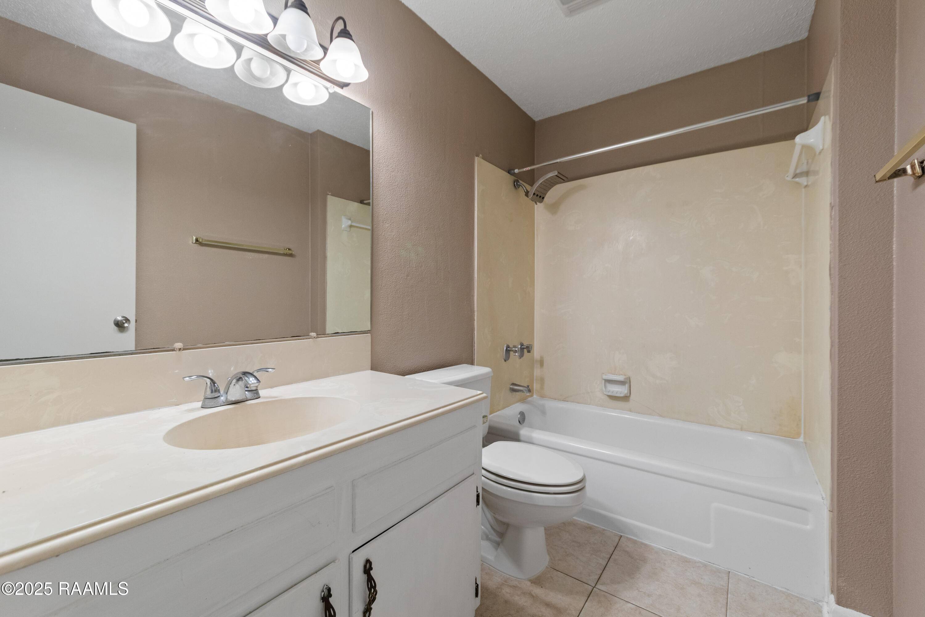 Lafayette, LA 70503,221 Timothy DR