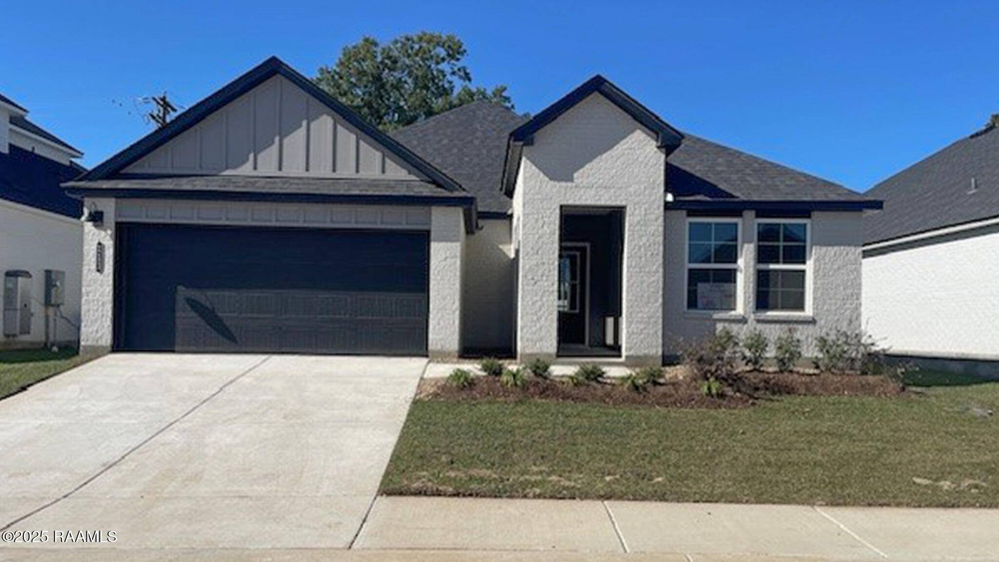 Broussard, LA 70518,111 Harvest Falls DR