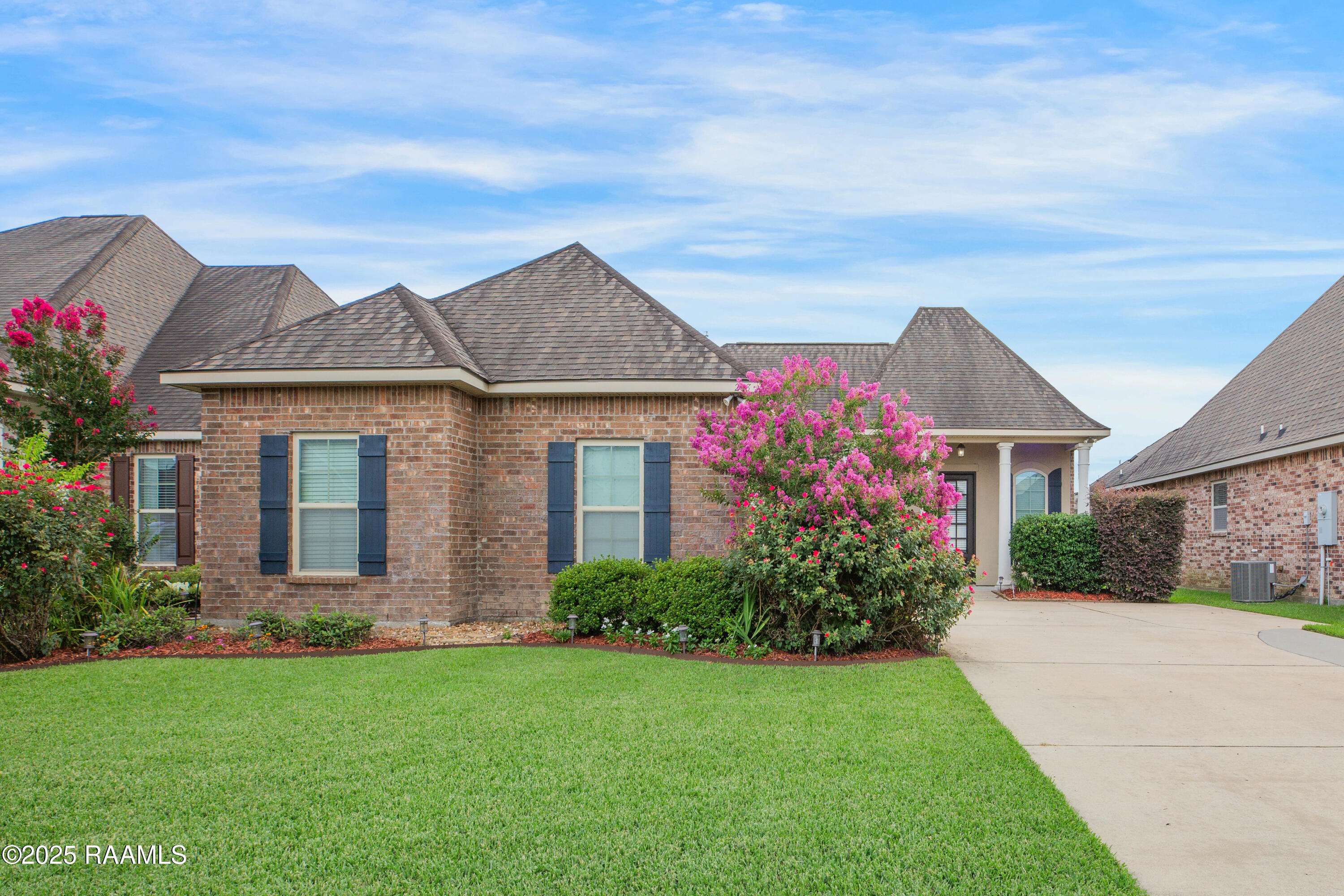Broussard, LA 70518,208 Lexi Falls LN