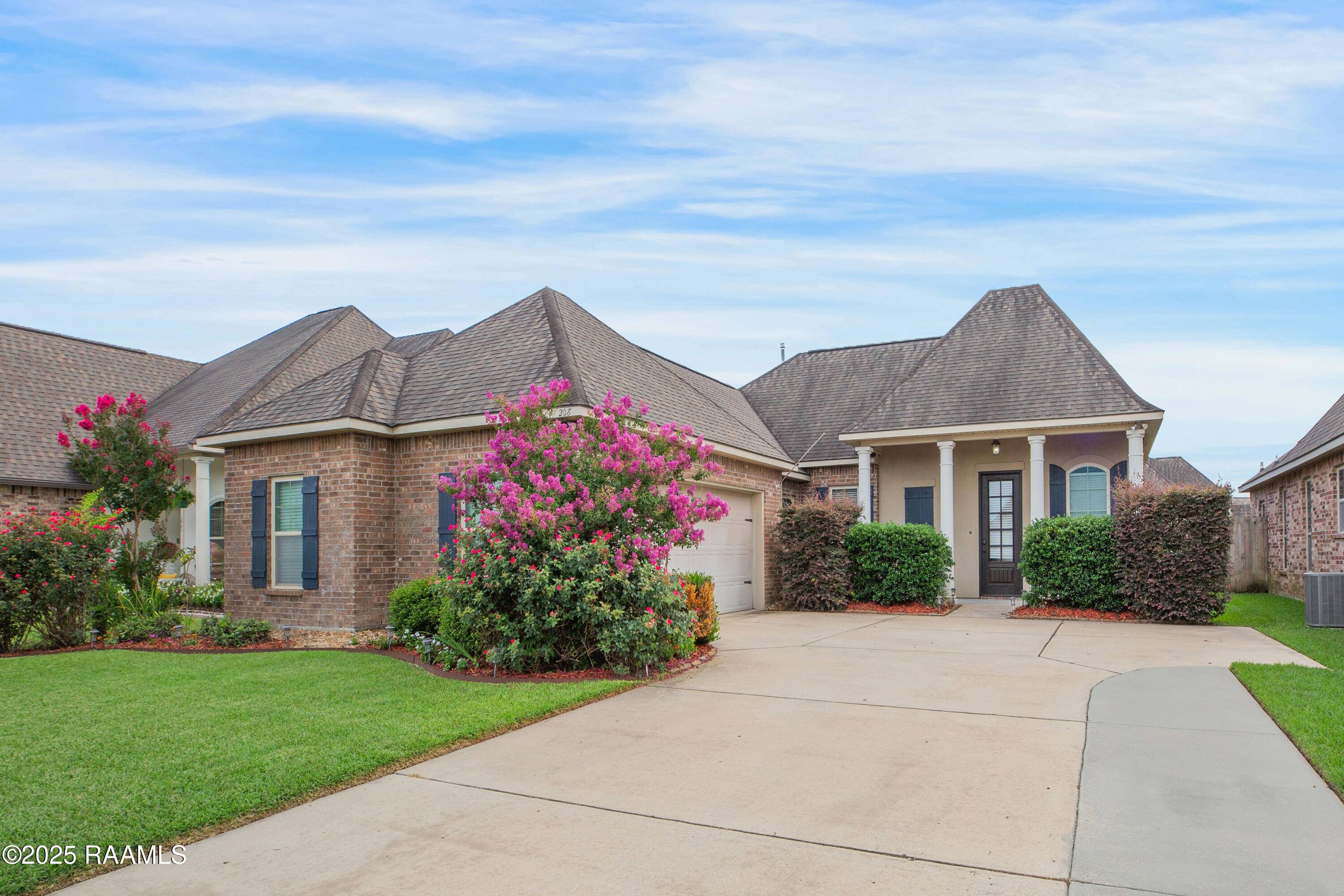Broussard, LA 70518,208 Lexi Falls LN