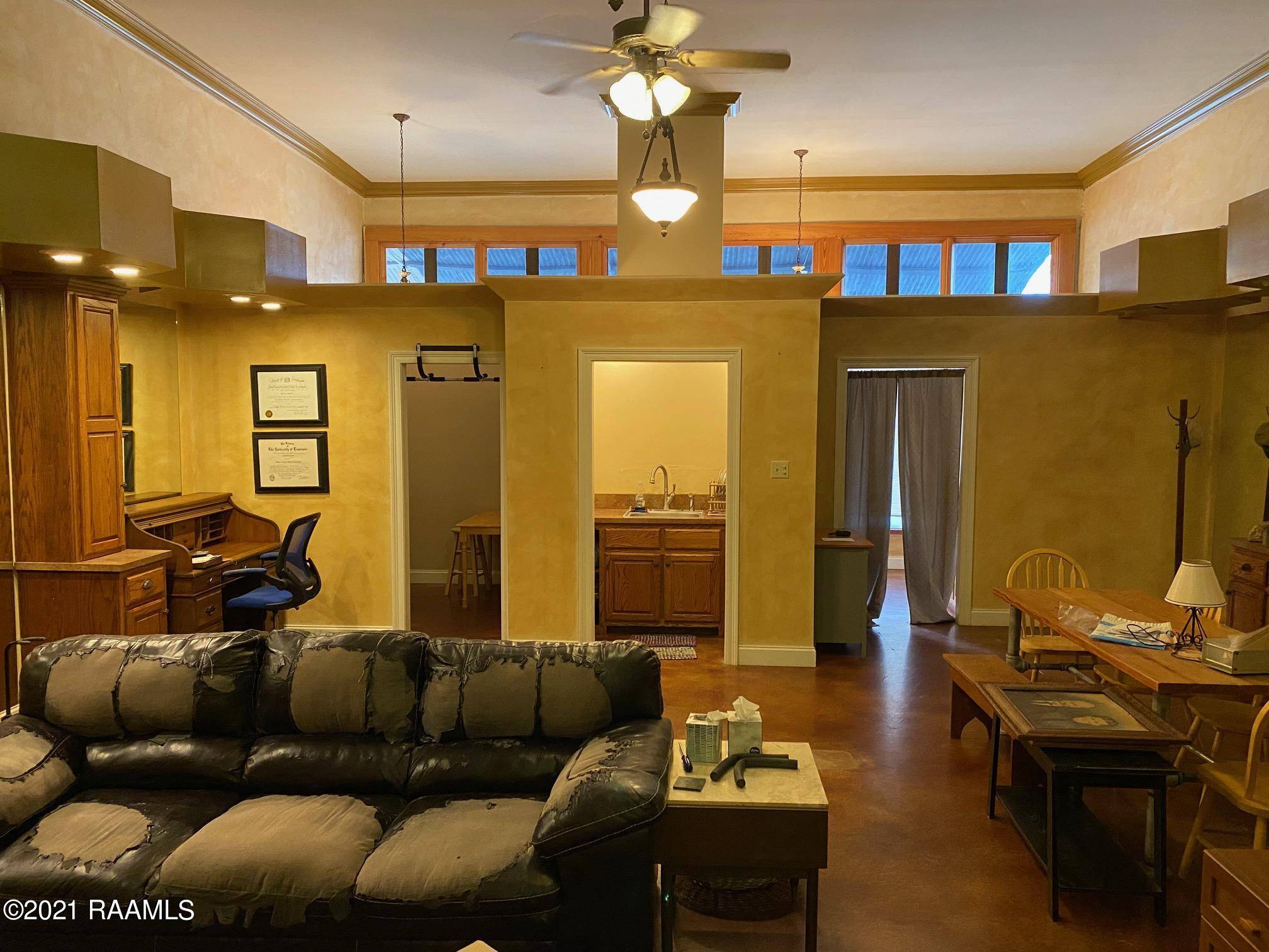 Abbeville, LA 70510,122 S State ST