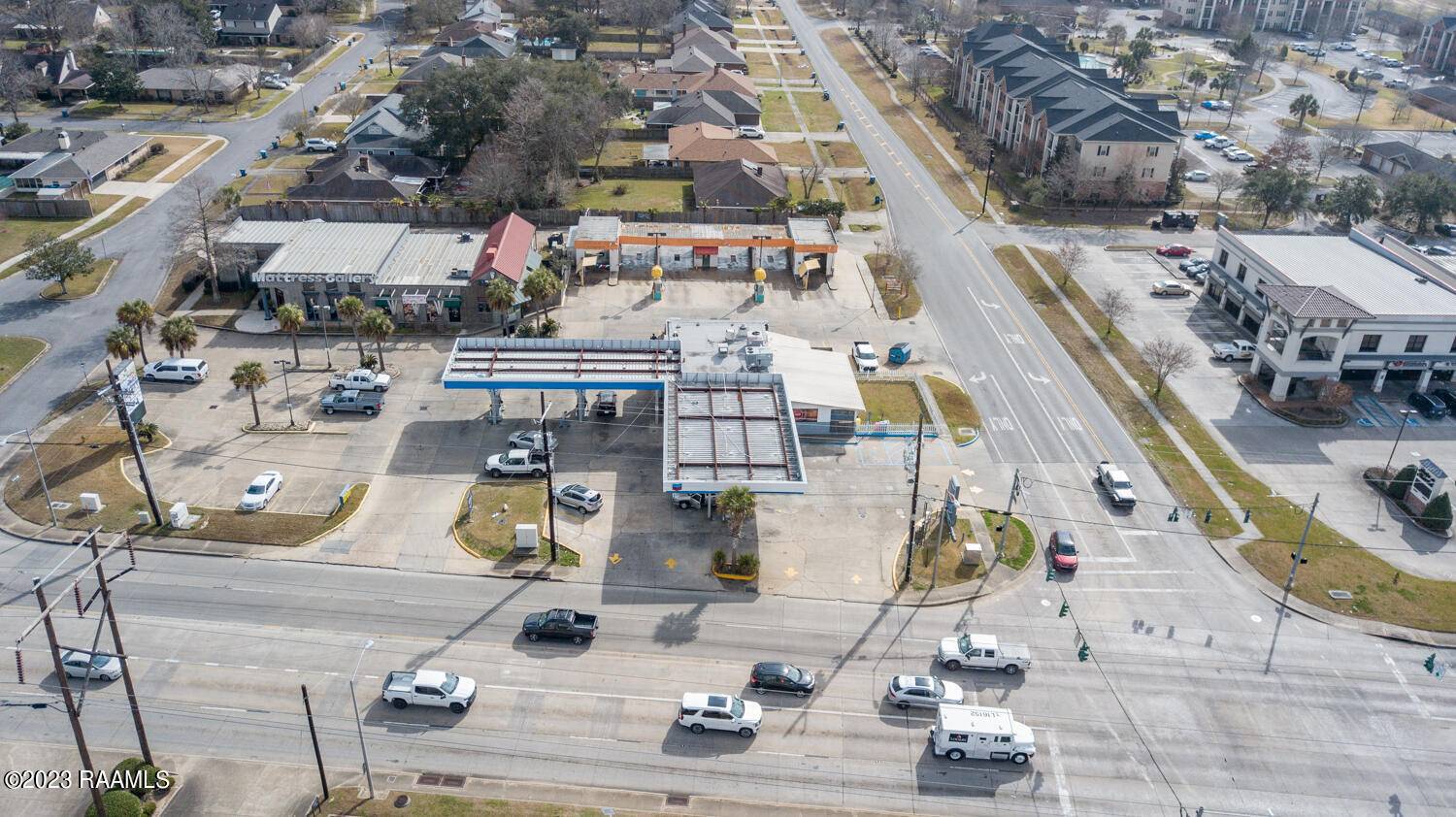 Lafayette, LA 70508,99 E Martial AVE