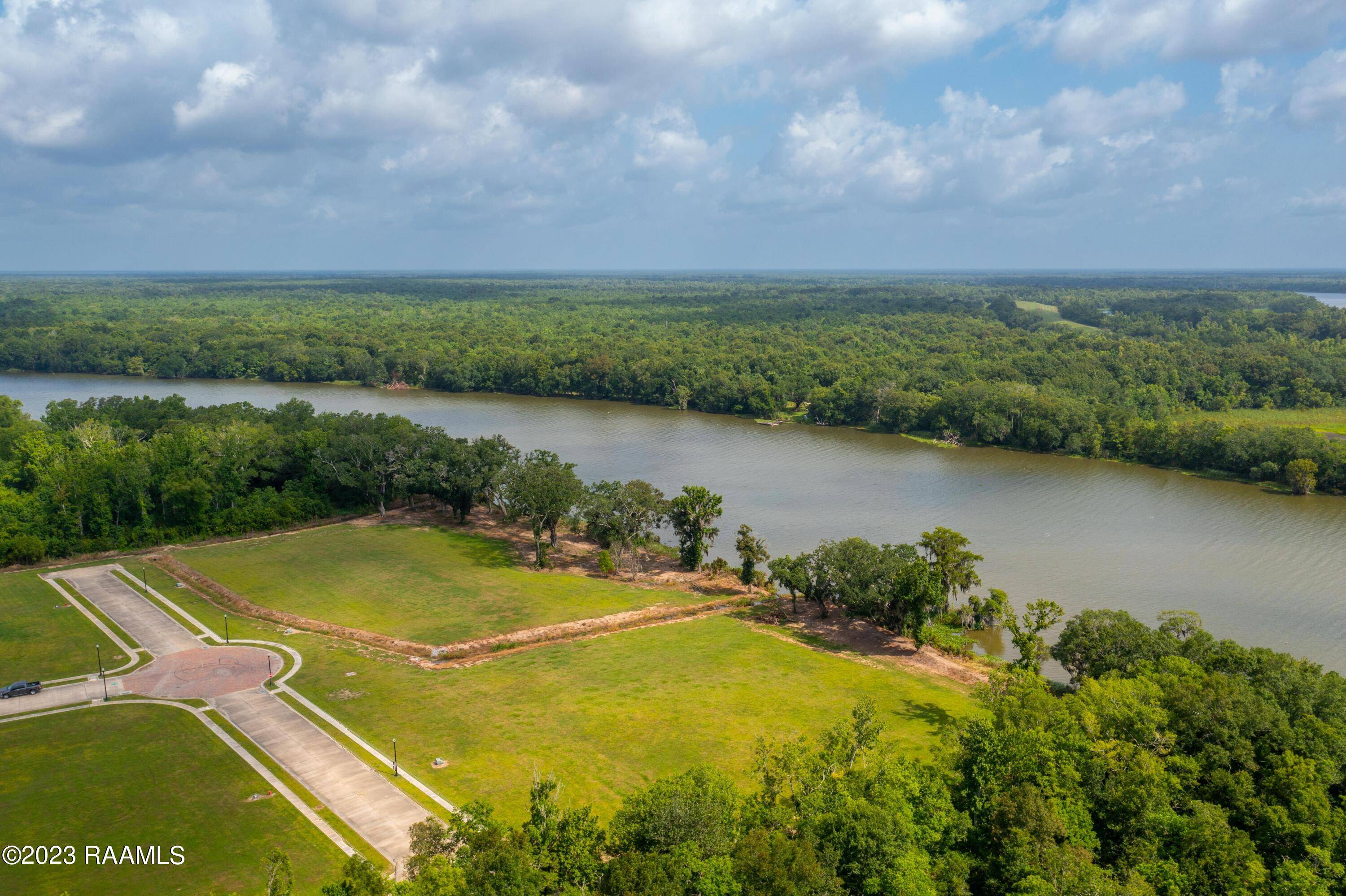 Berwick, LA 70342,205 Sunset