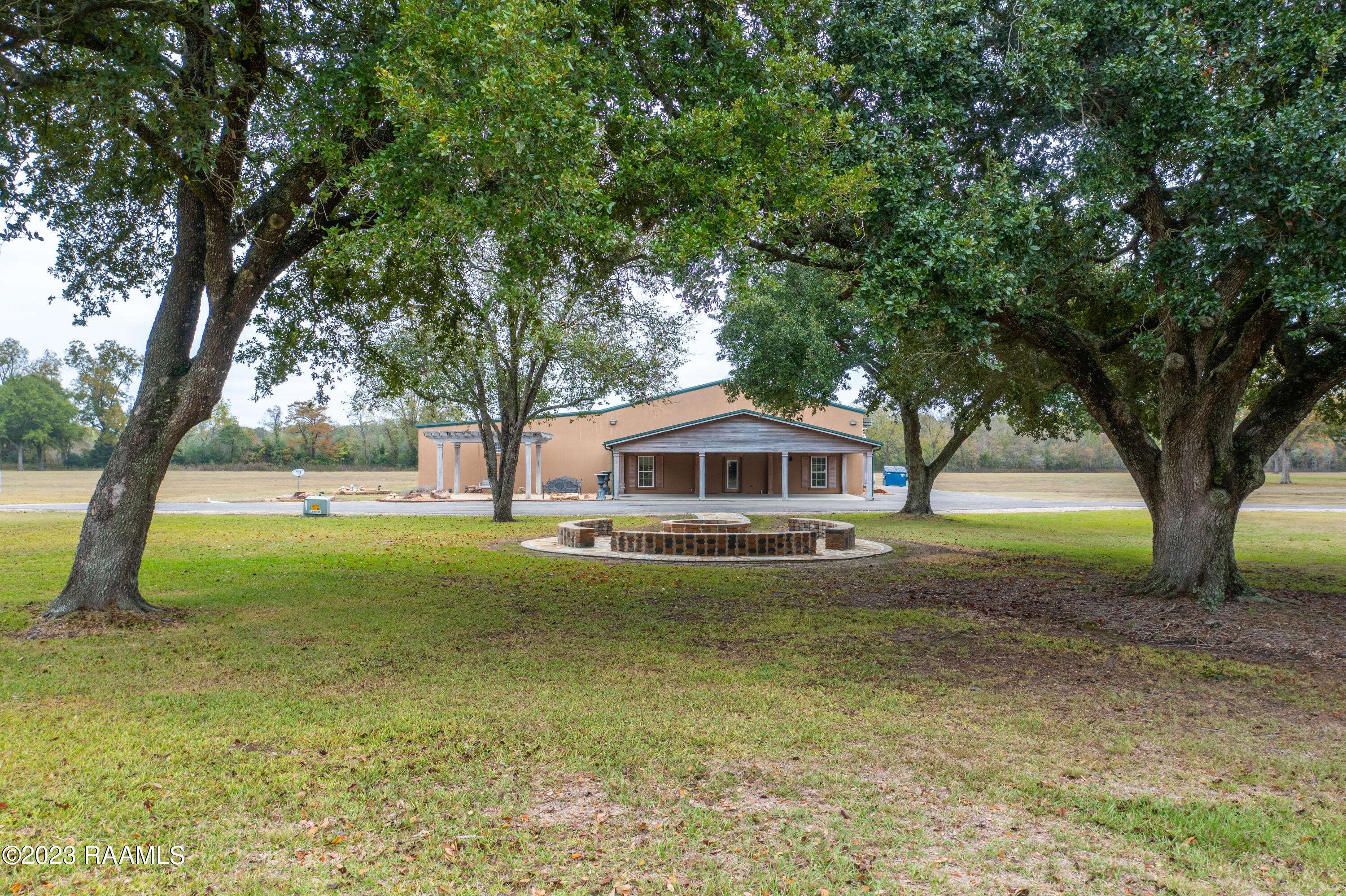 Arnaudville, LA 70512,689 Walnut RD