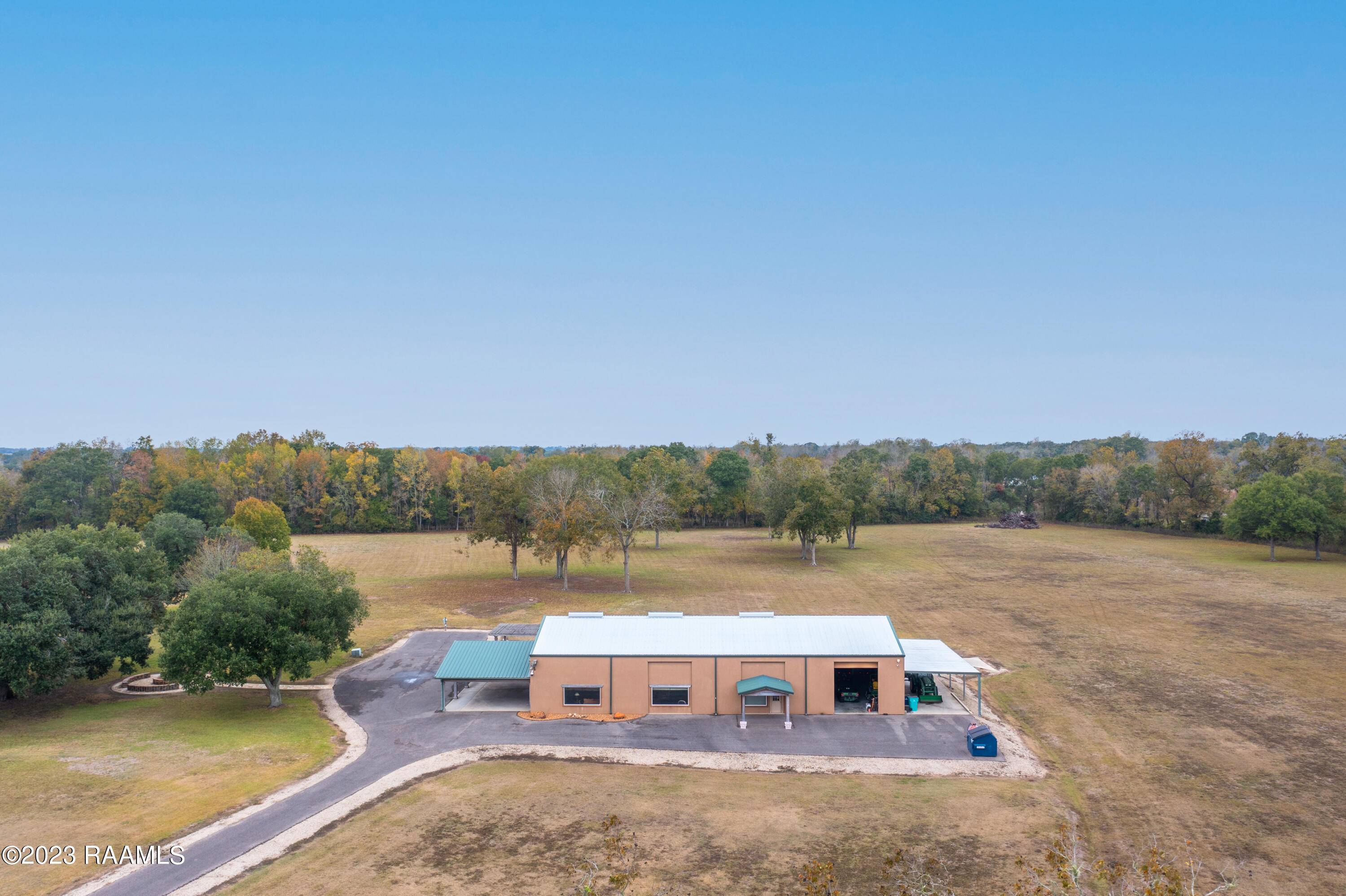 Arnaudville, LA 70512,689 Walnut RD