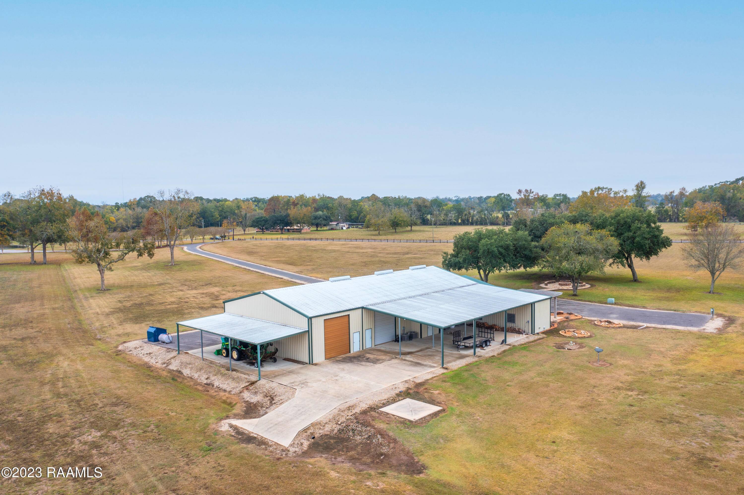 Arnaudville, LA 70512,689 Walnut RD