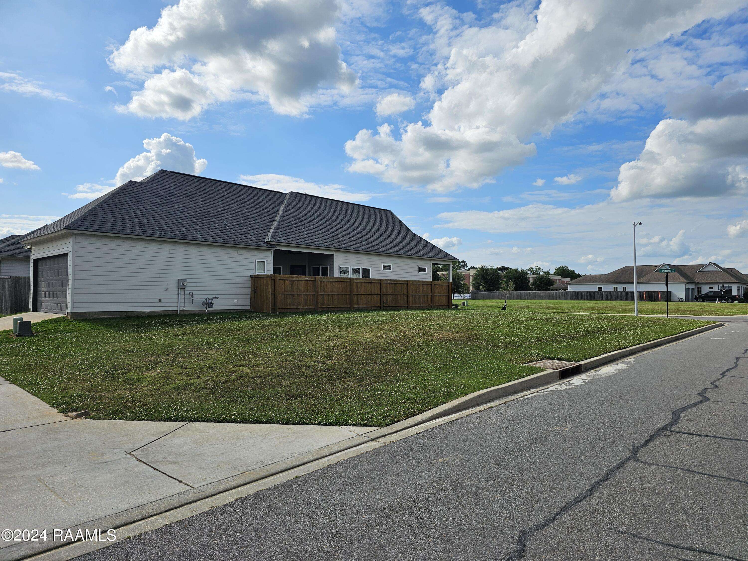Lafayette, LA 70507,101 Lisburn DR