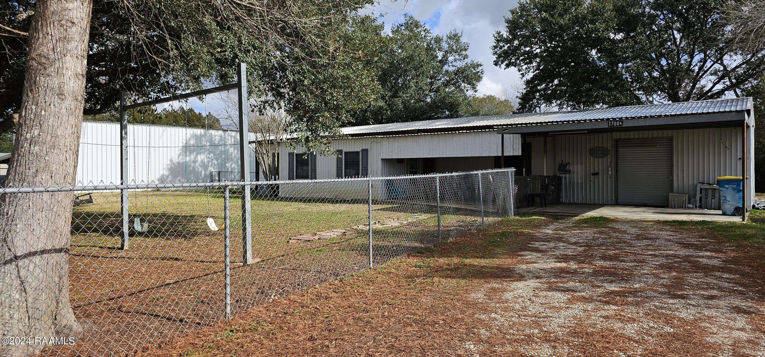 Breaux Bridge, LA 70517,1700a Declouet