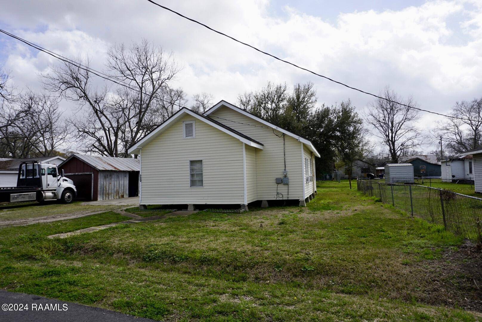 Crowley, LA 70526,712 E Spruce