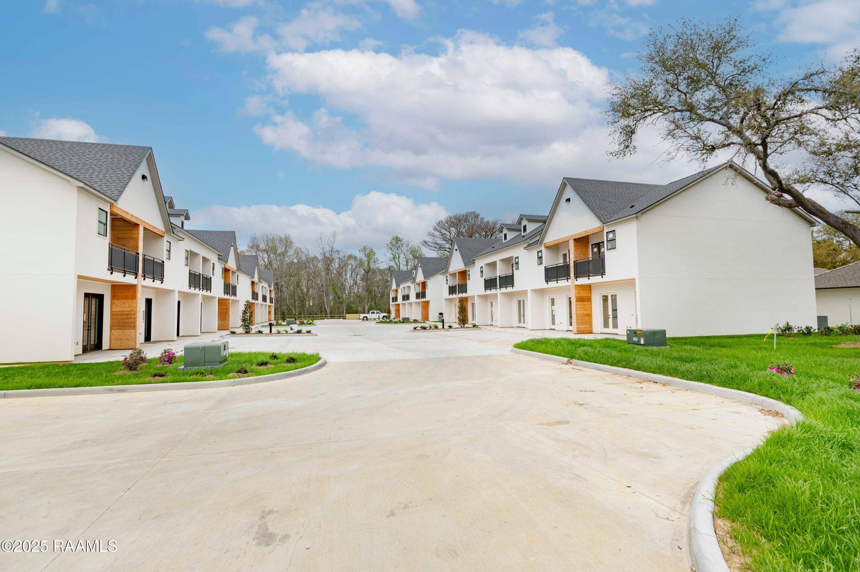 Lafayette, LA 70508,1510 Kaliste Saloom RD #404