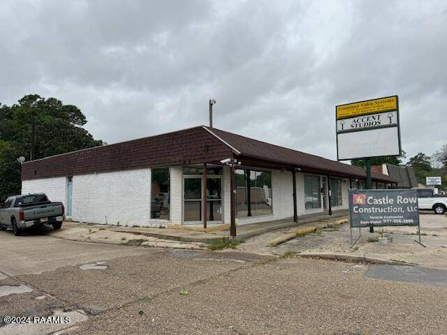 Lafayette, LA 70501,801 W University