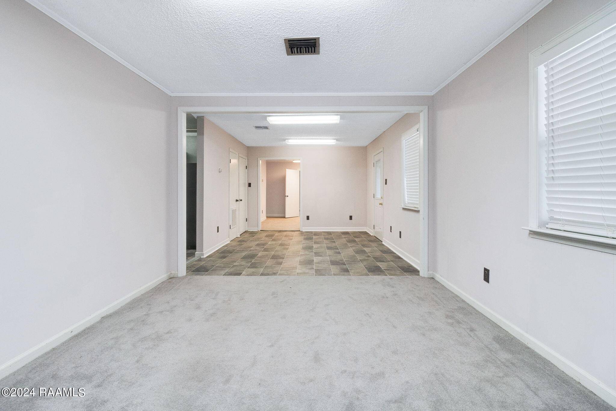 Broussard, LA 70518,637 W Main ST