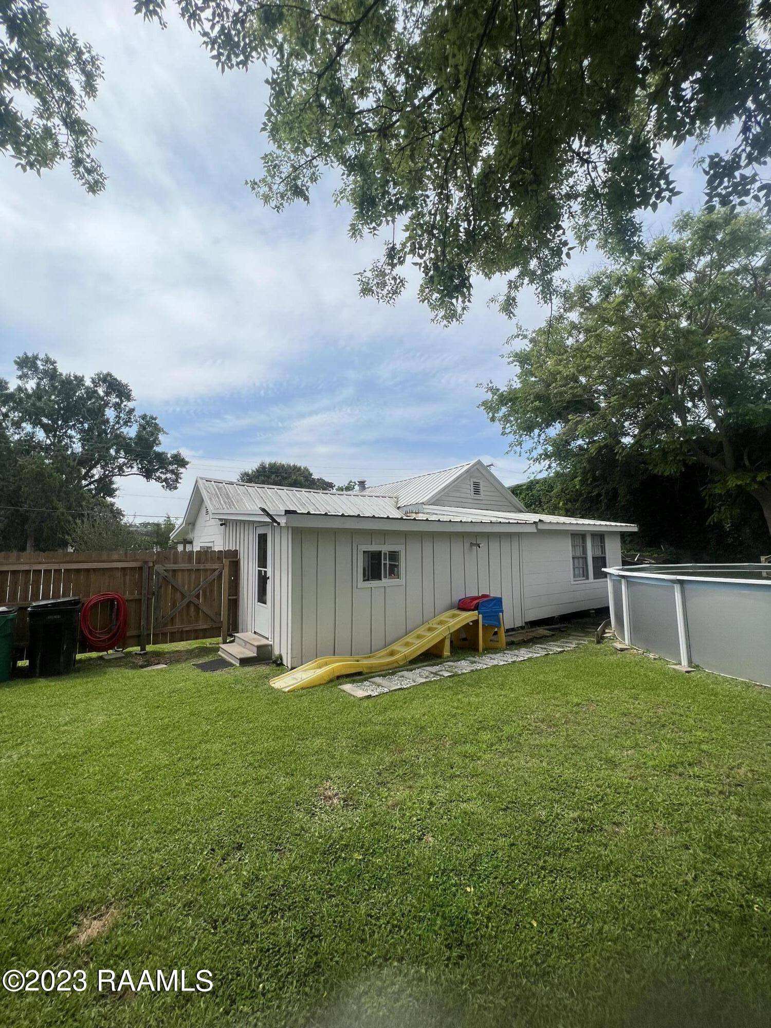 Jeanerette, LA 70544,223 Cooper ST