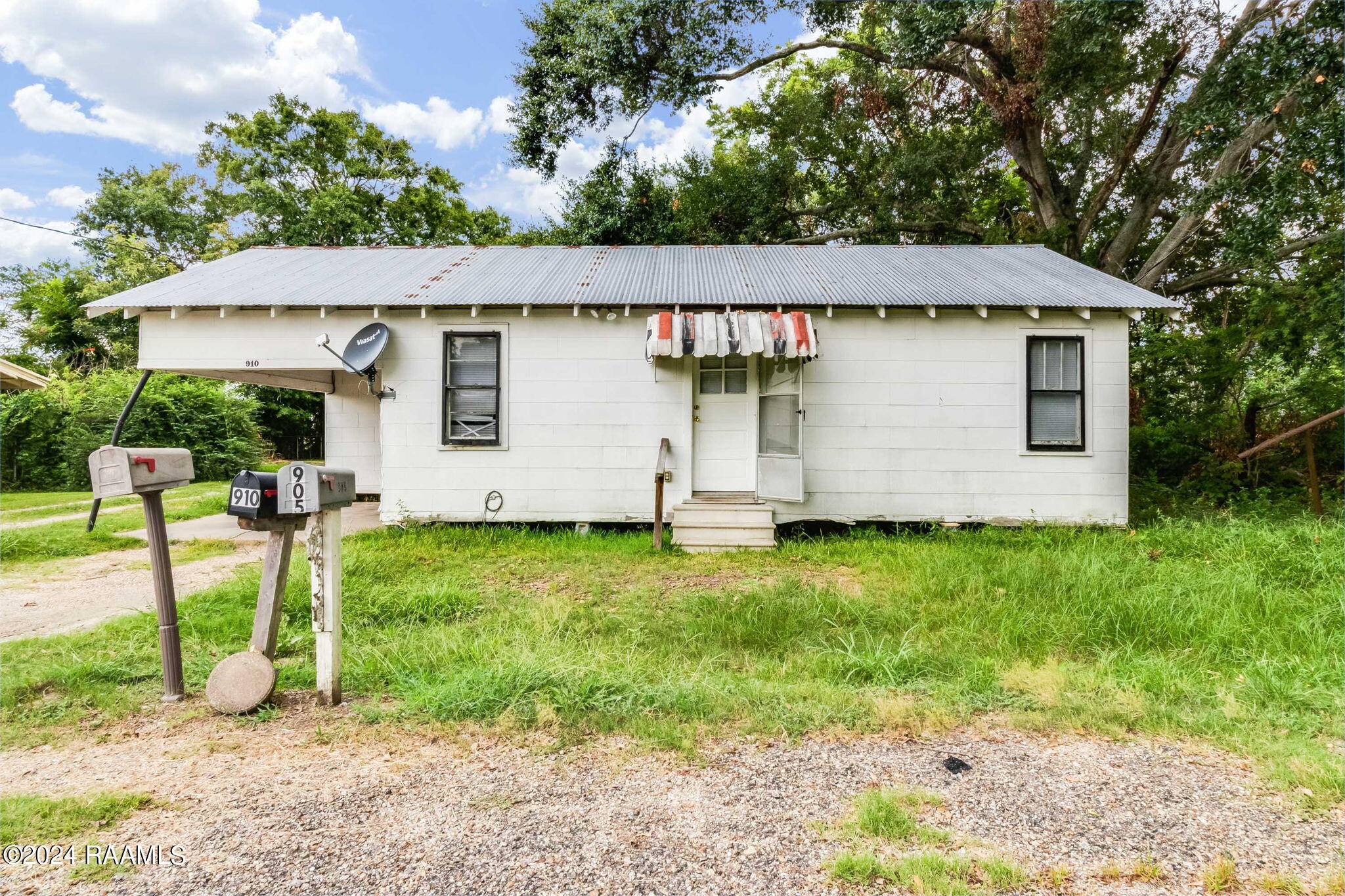 Scott, LA 70583,902 Domingue ST