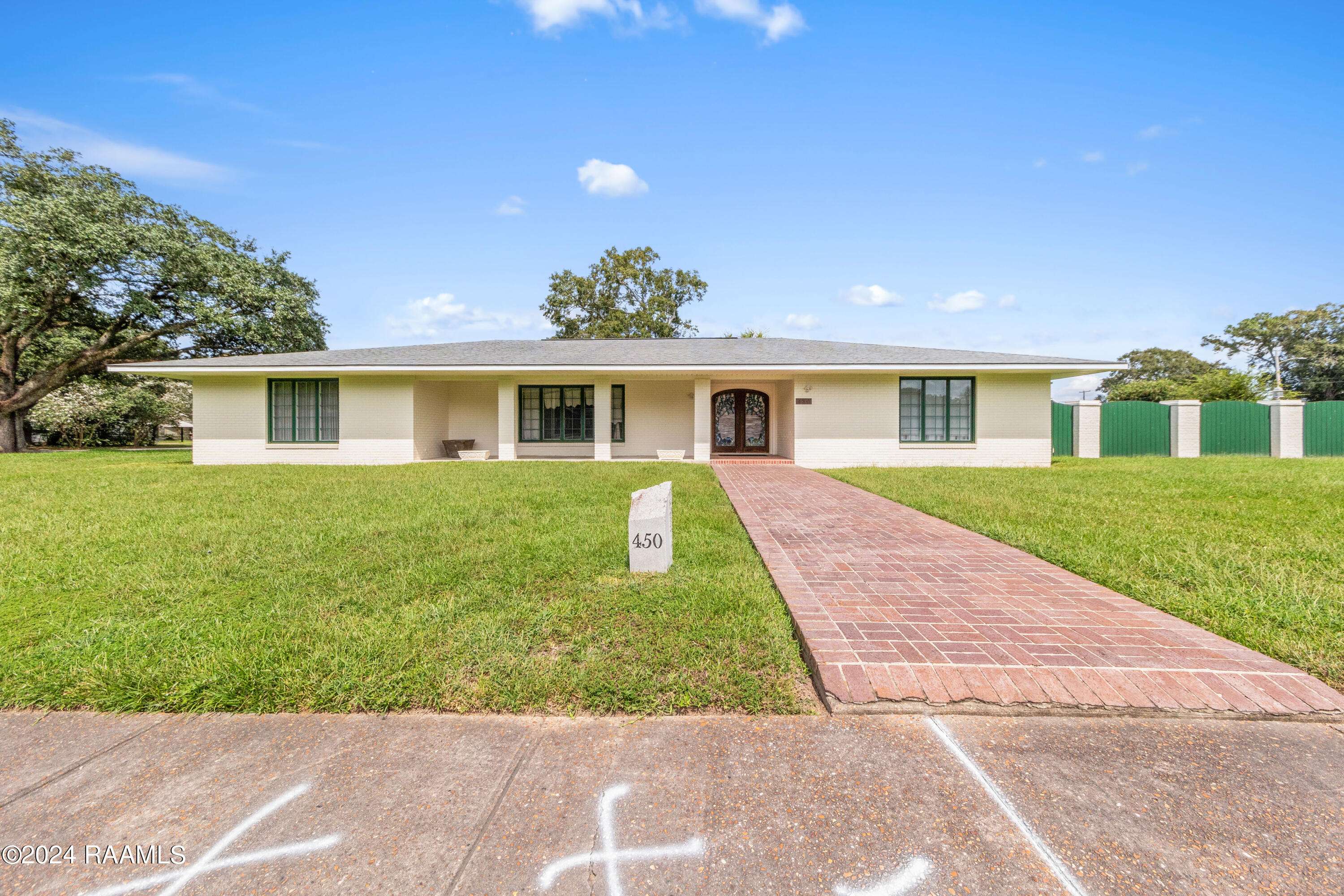 Eunice, LA 70535,450 W Park