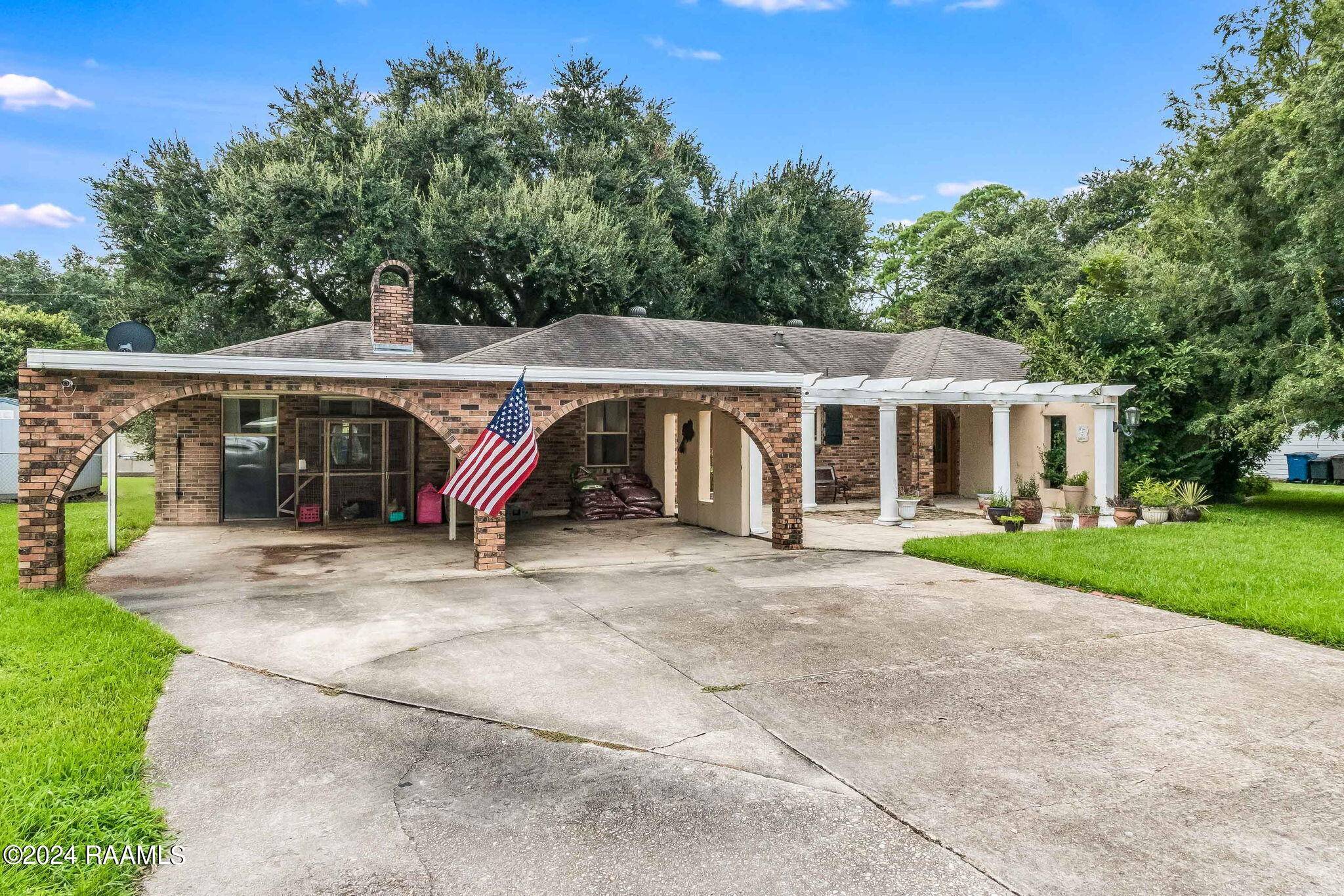 Lafayette, LA 70506,207 Meadow