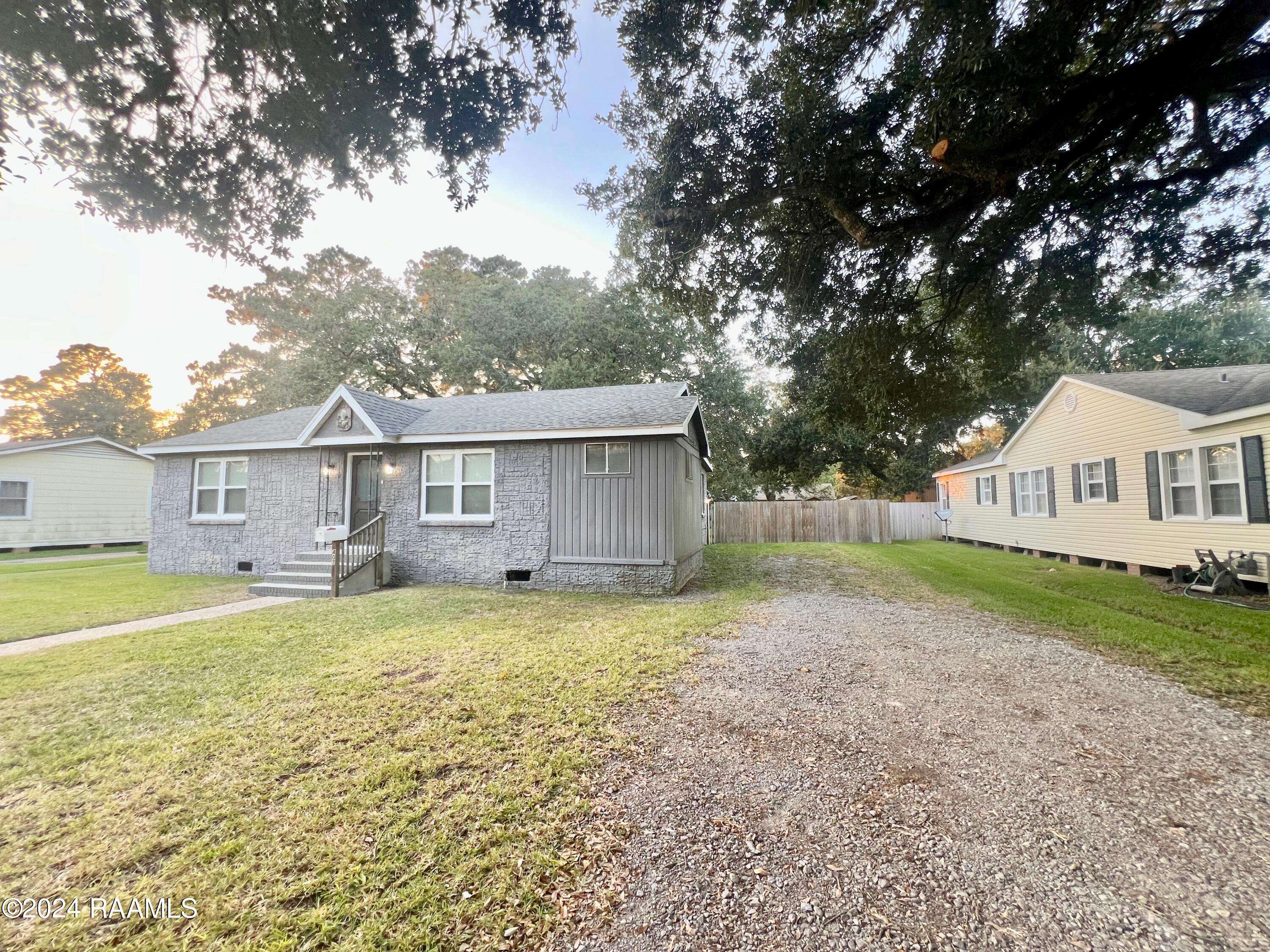 New Iberia, LA 70563,407 Everette ST