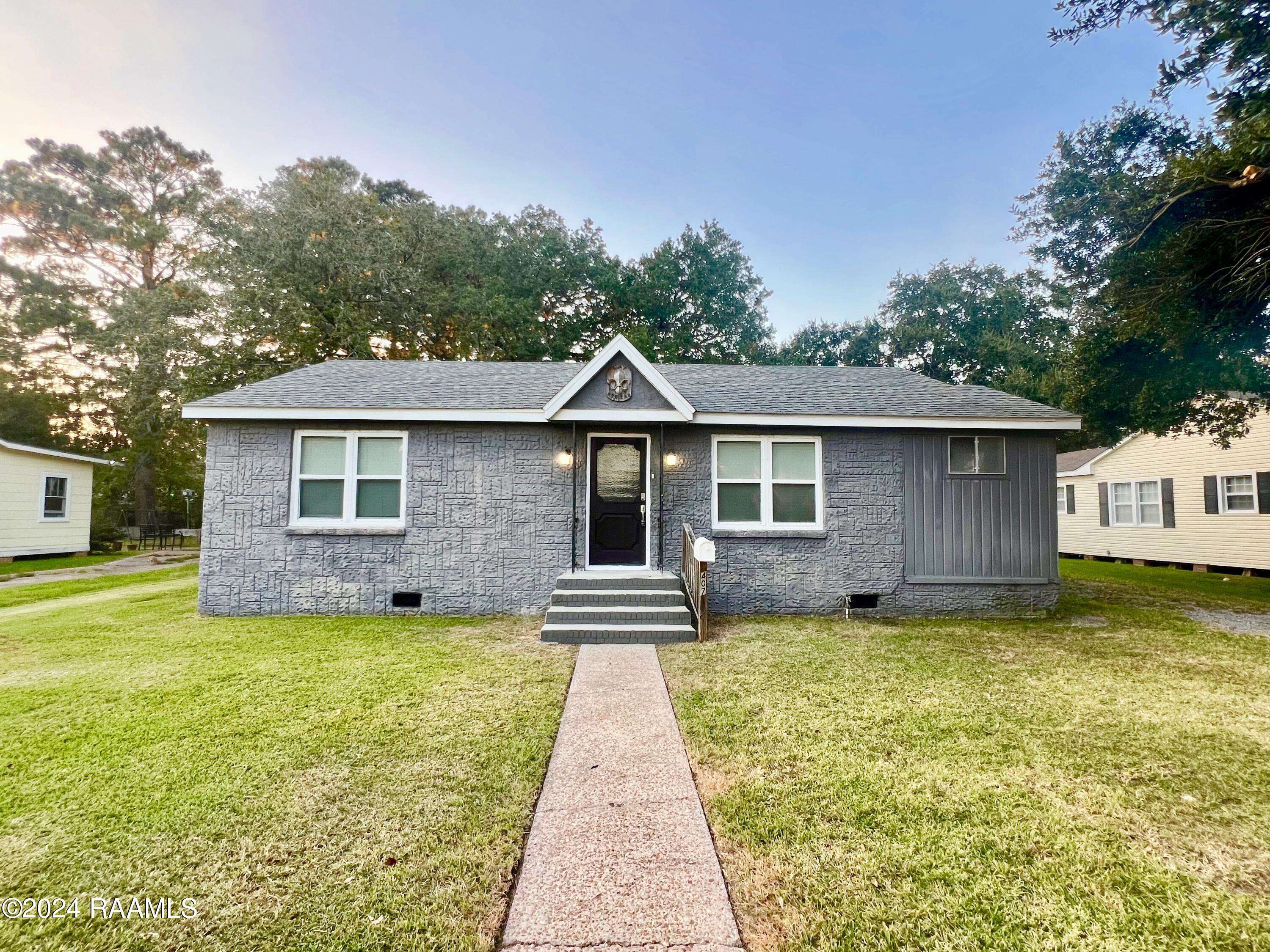 New Iberia, LA 70563,407 Everette ST