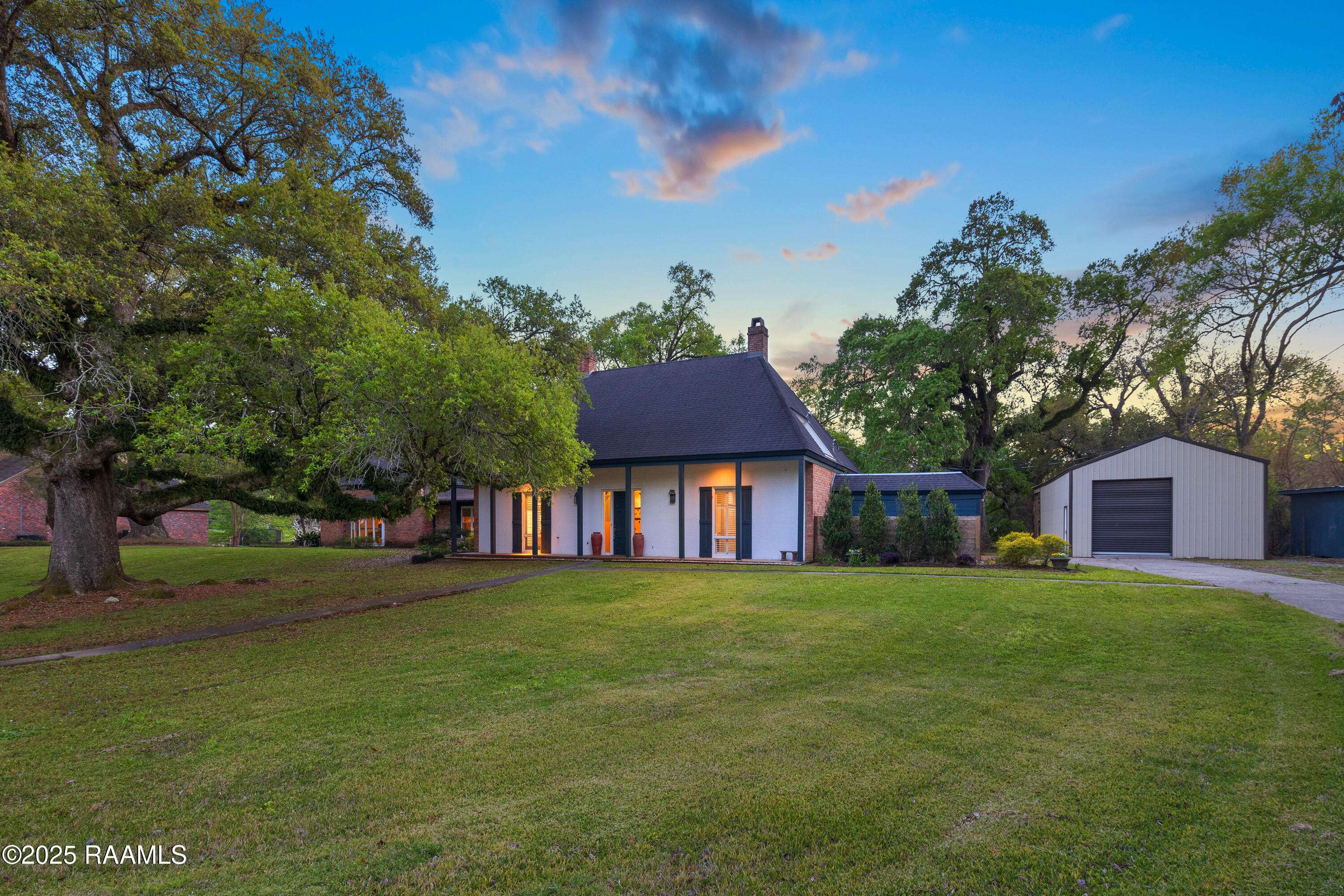 New Iberia, LA 70563,5304 Shoreline DR