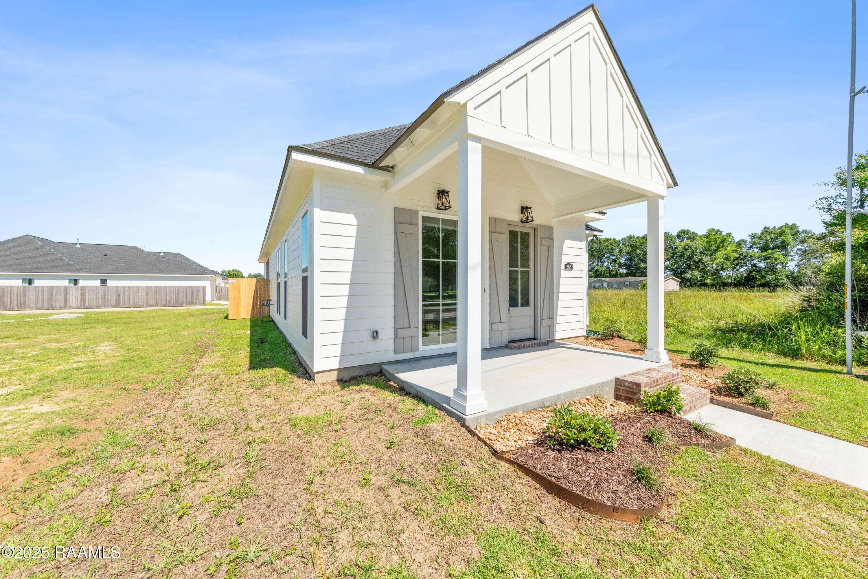 Lafayette, LA 70506,366 W Broussard RD