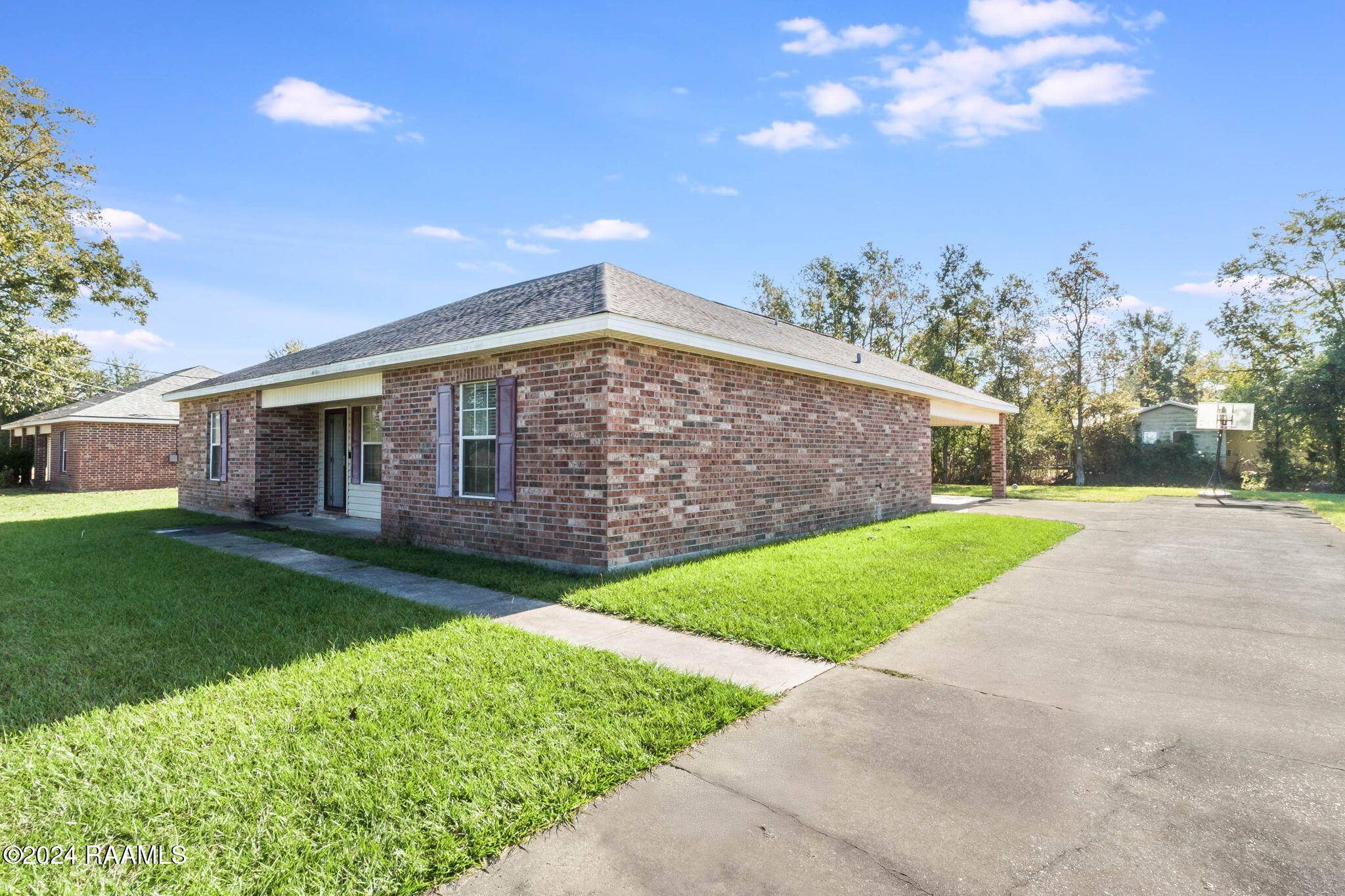 Opelousas, LA 70570,121 Emily