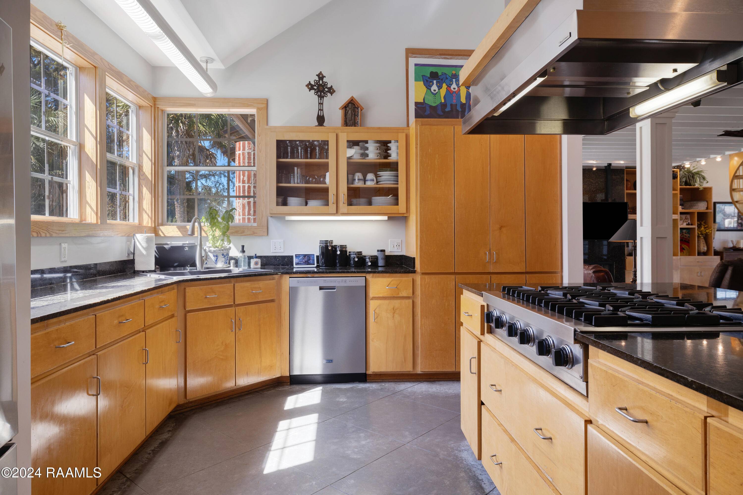 New Iberia, LA 70563,110 Russell ST