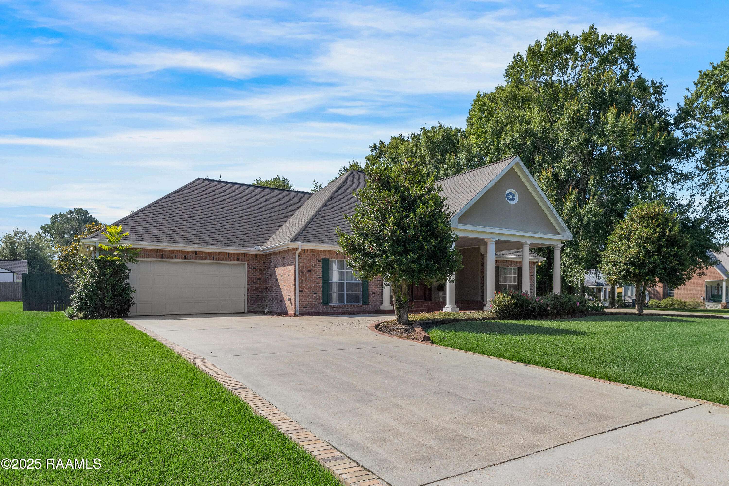 New Iberia, LA 70563,3 Oak PL
