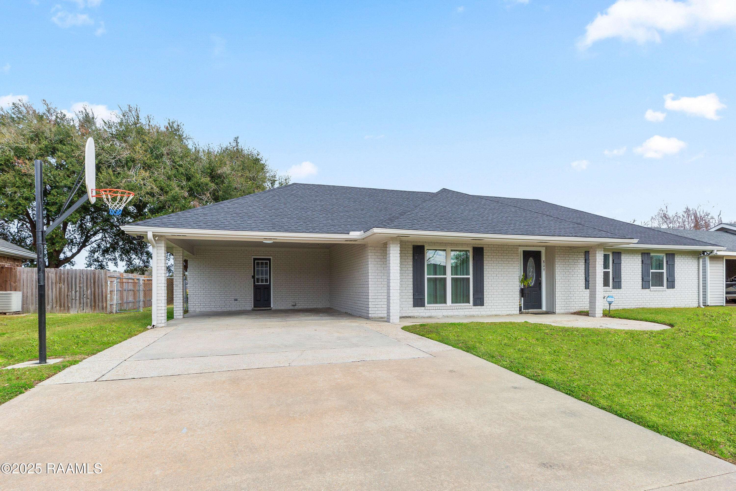 New Iberia, LA 70563,809 Dartez DR